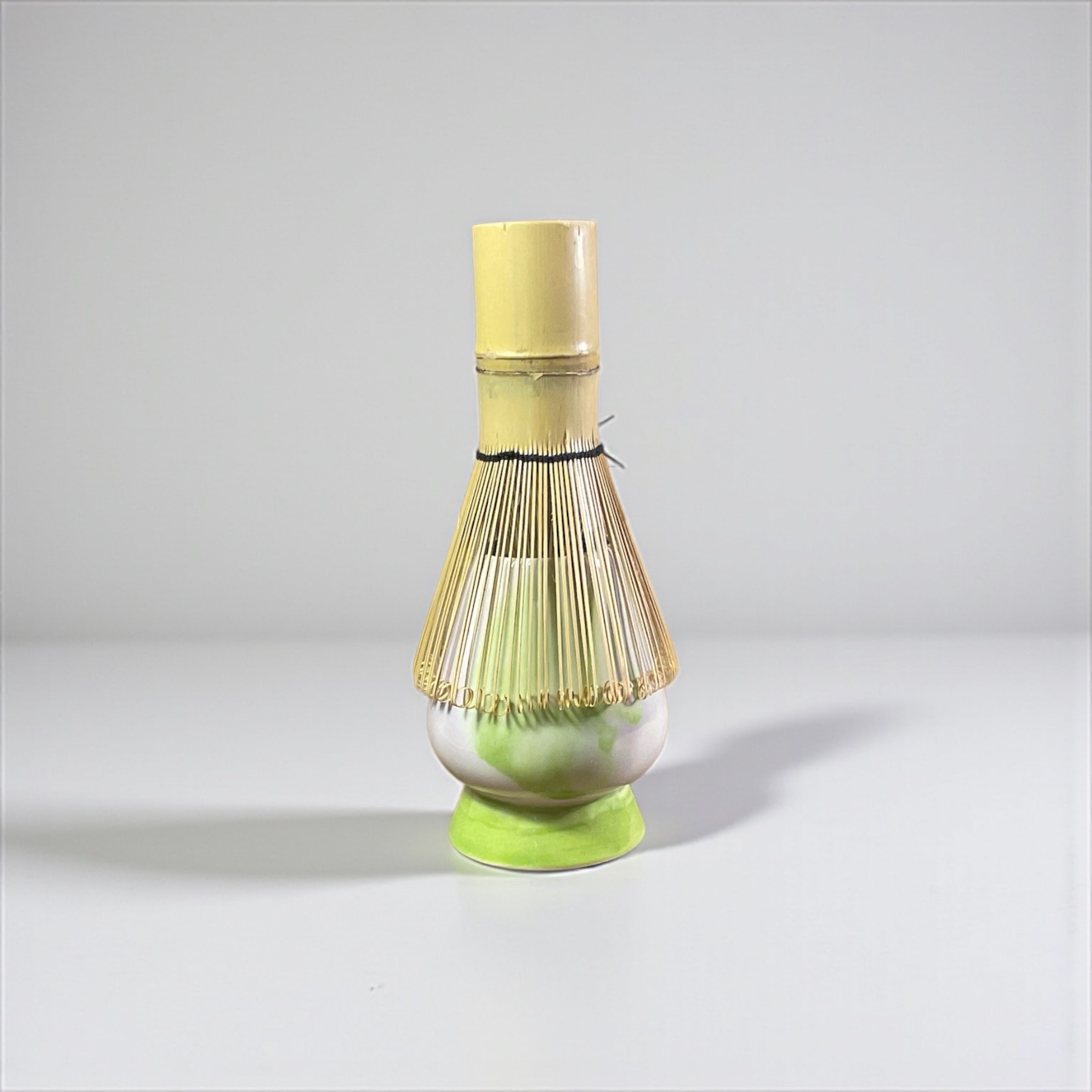 Kusenaoshi – El Yapımı Seramik Matcha Çırpıcı Standı