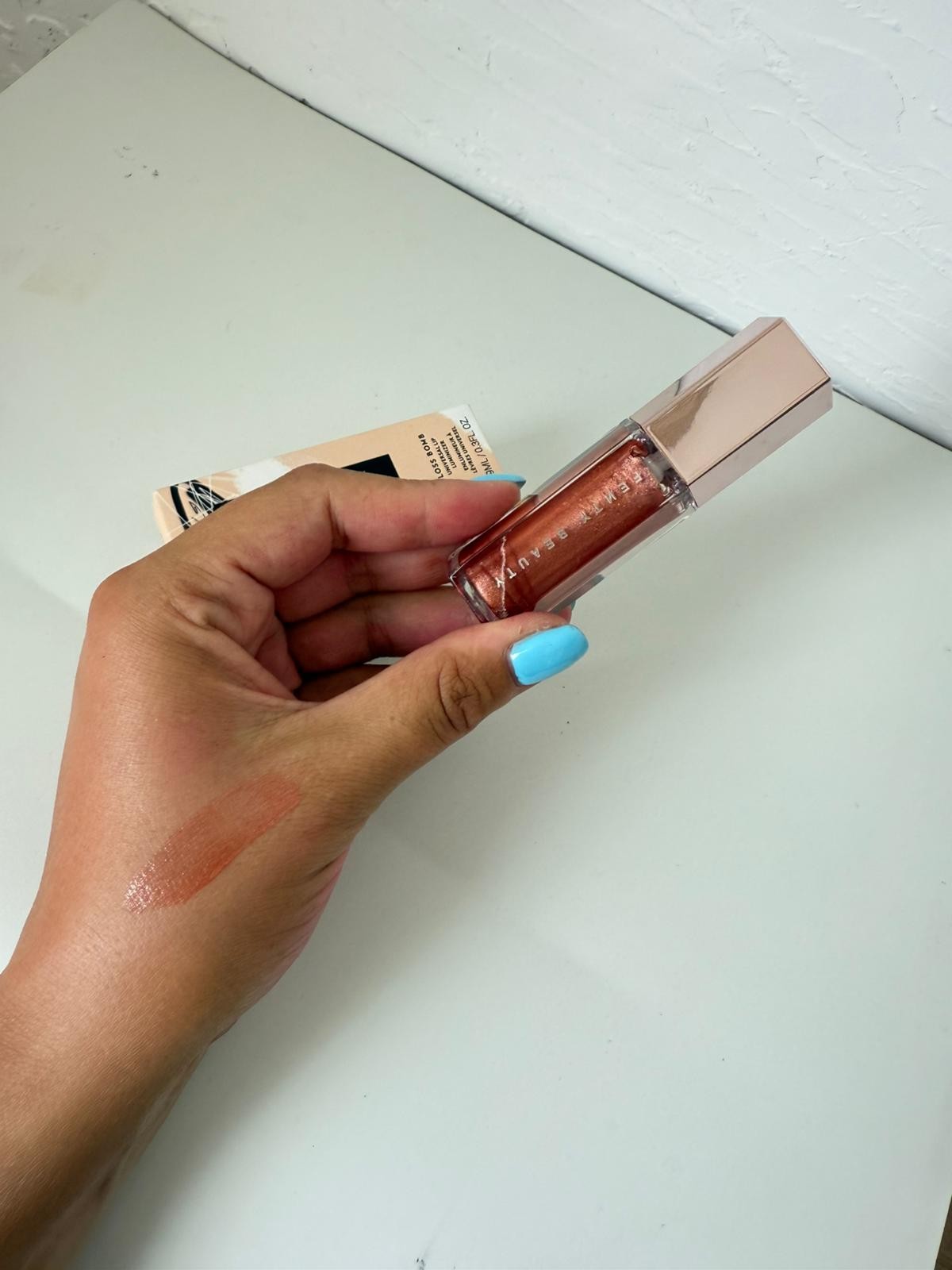 FB Gloss bomb  