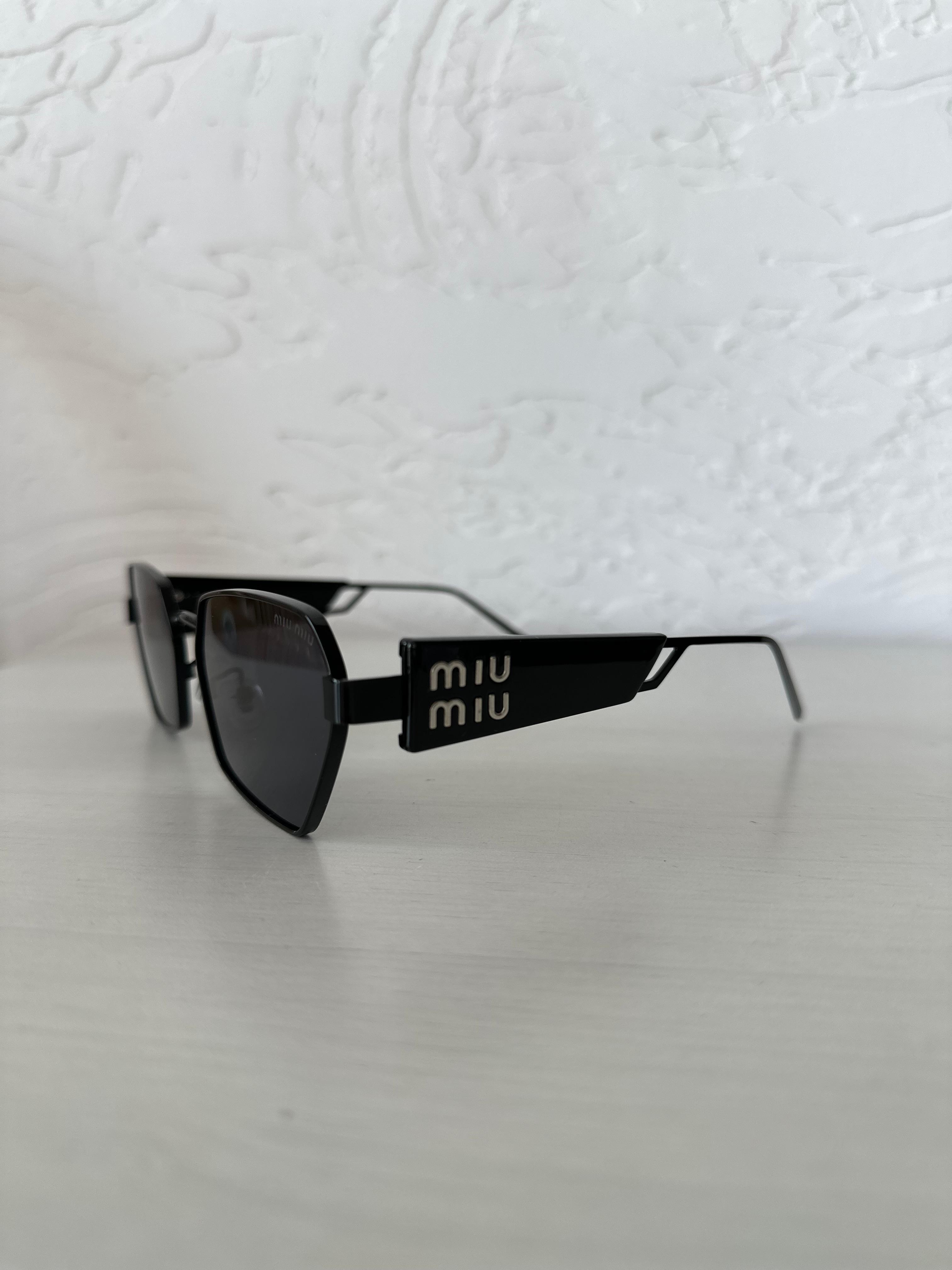 MM 859