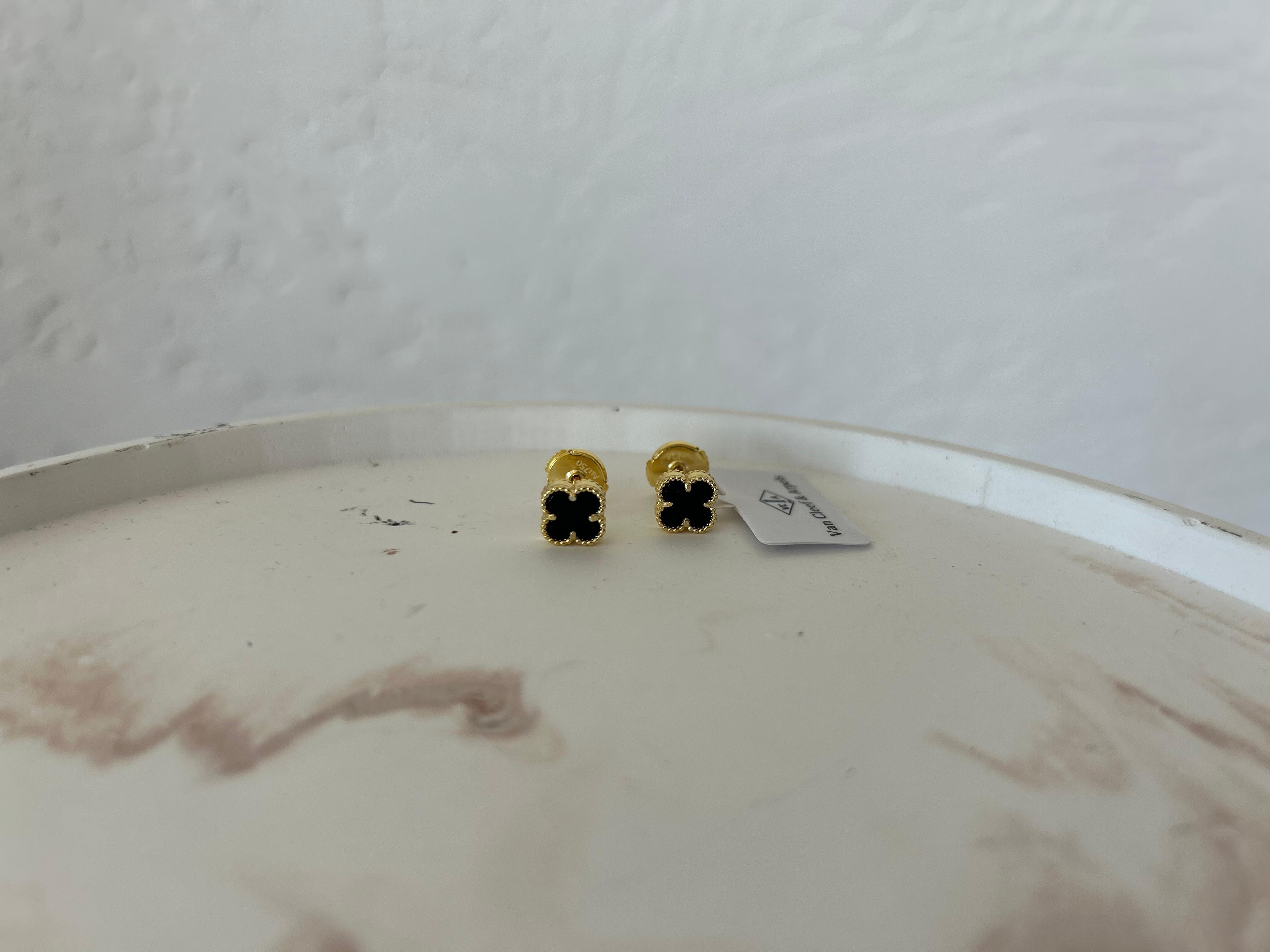 V-an Cleef Küpe 