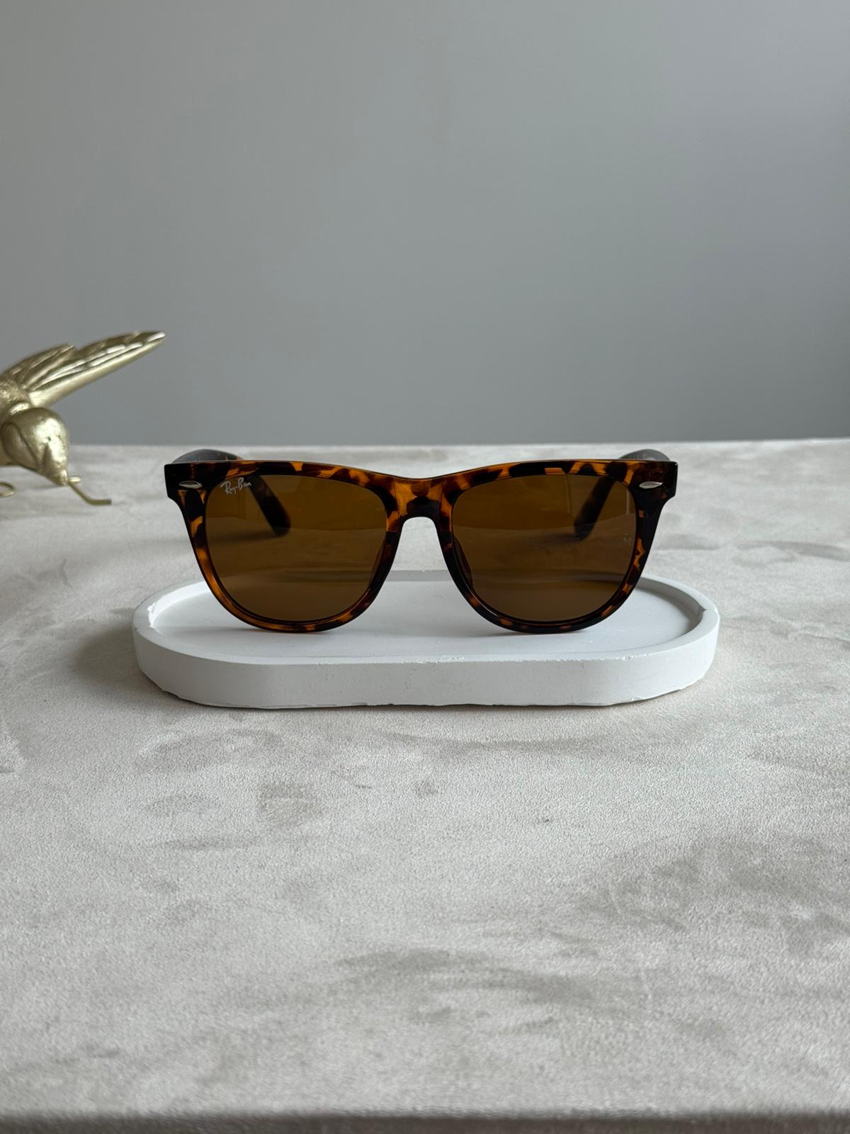RB  Wyfarer 2140 54 Ekartman - Leopar
