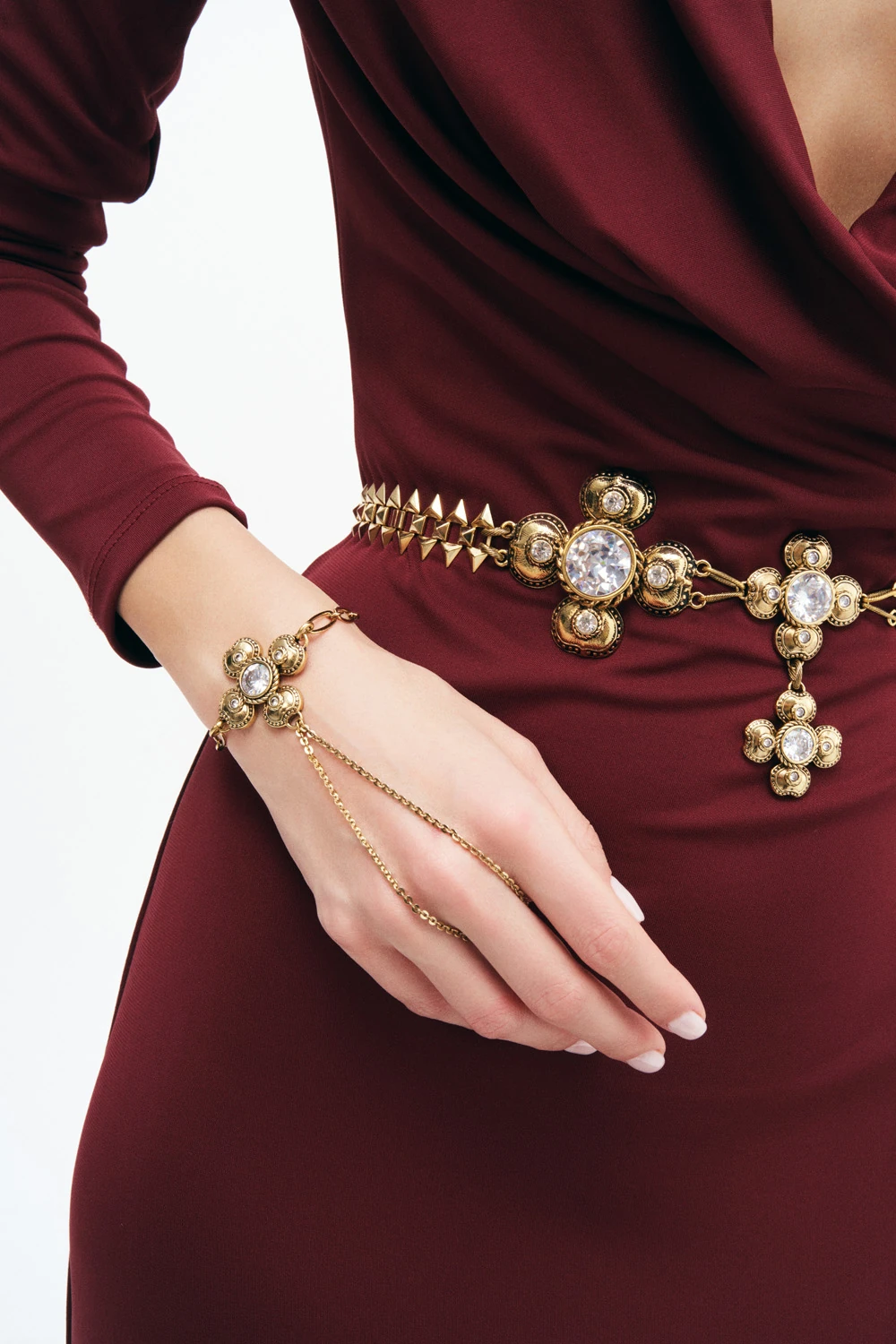 BOLD ORBIT Şahmeran