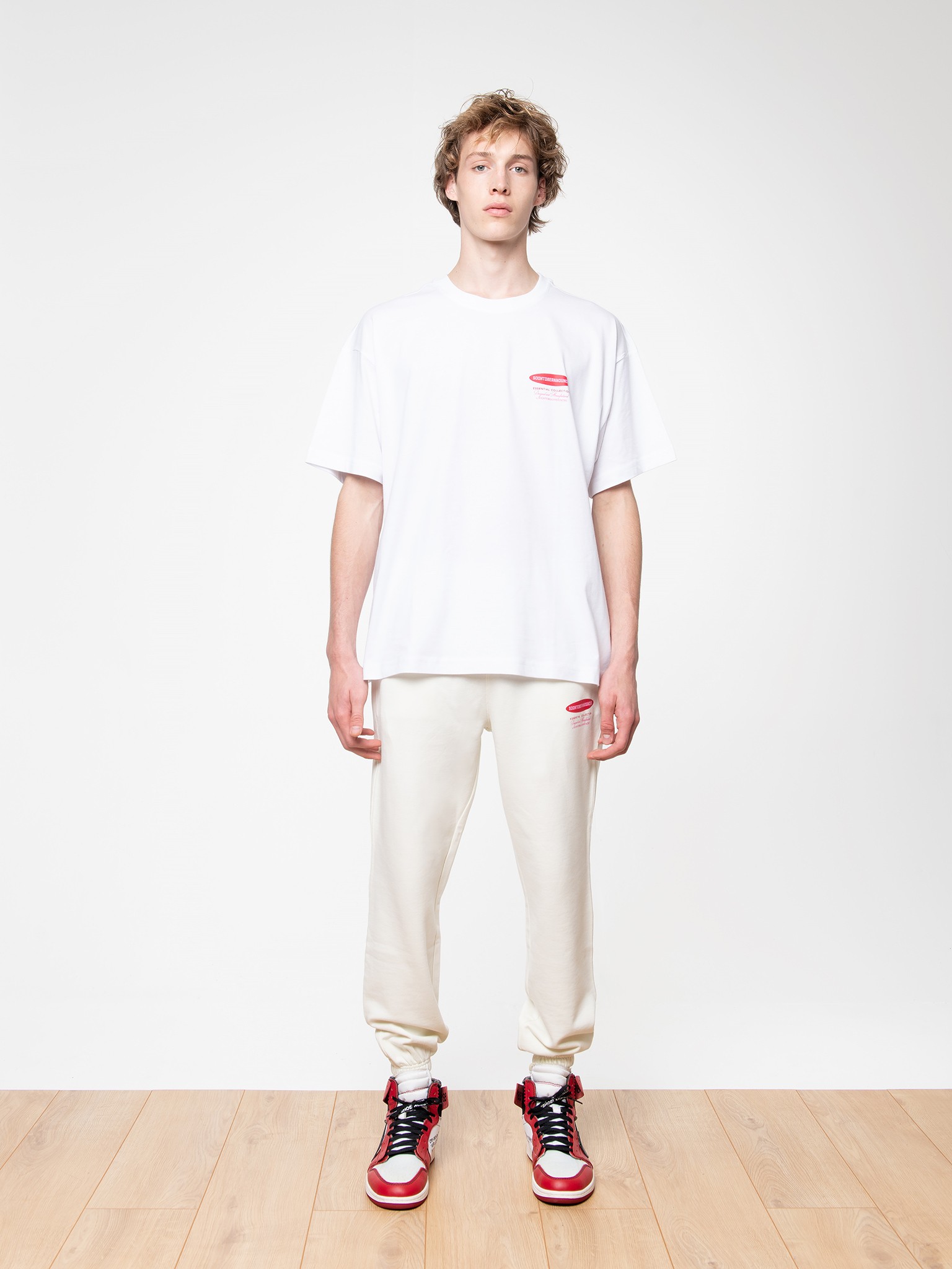 ESSENTIALS LOGO Oversize S/S T-Shirt - Off White 