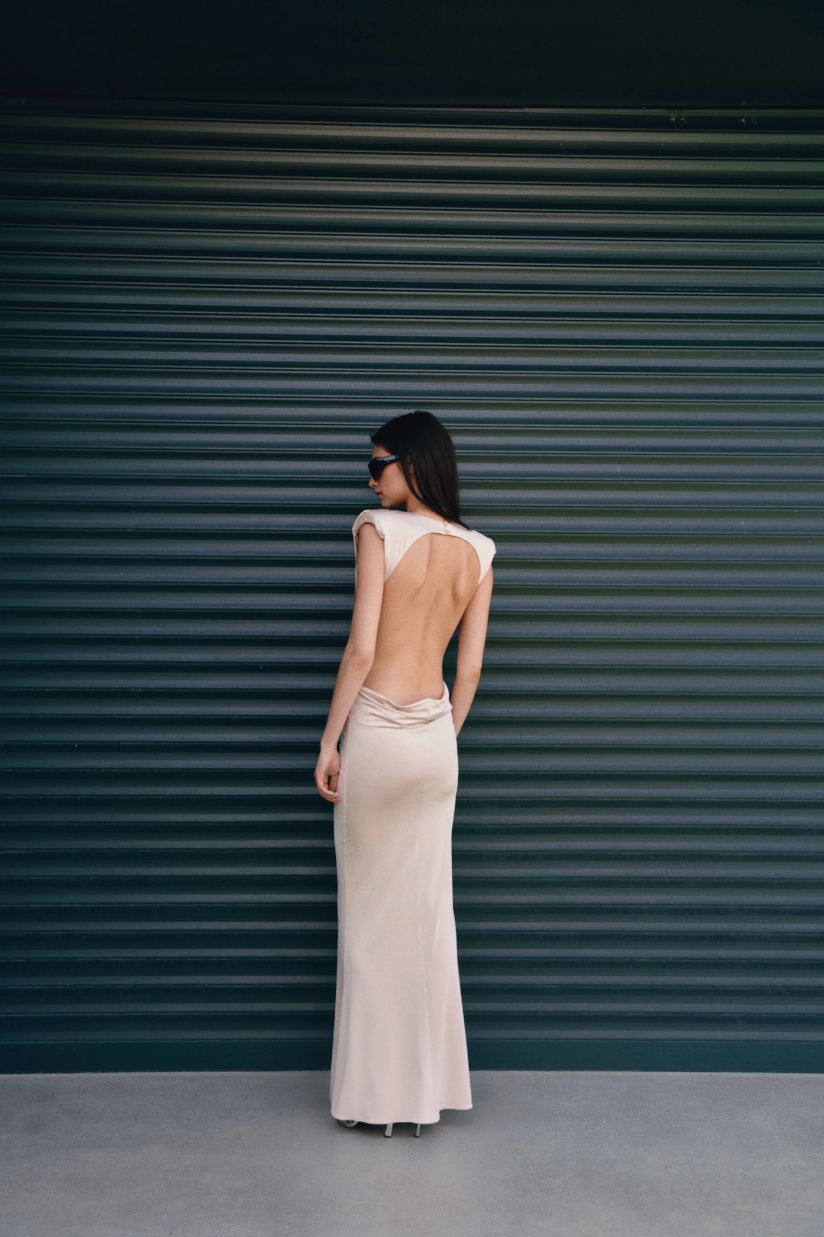 THE FAYE BONE Maxi Elbise