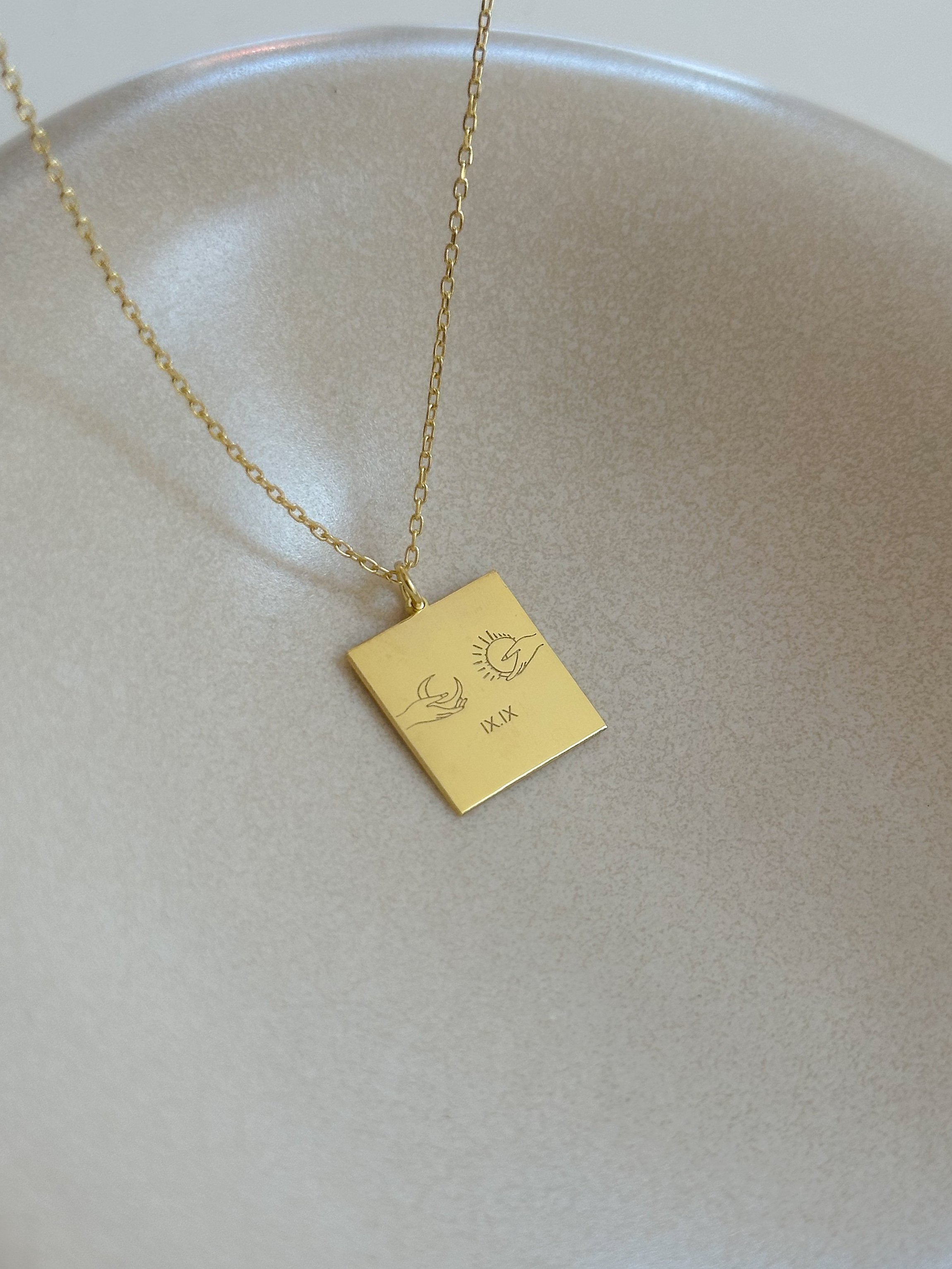 Unisex Ay ve Güneş Figürlü Kolye - 925 Ayar Gümüş