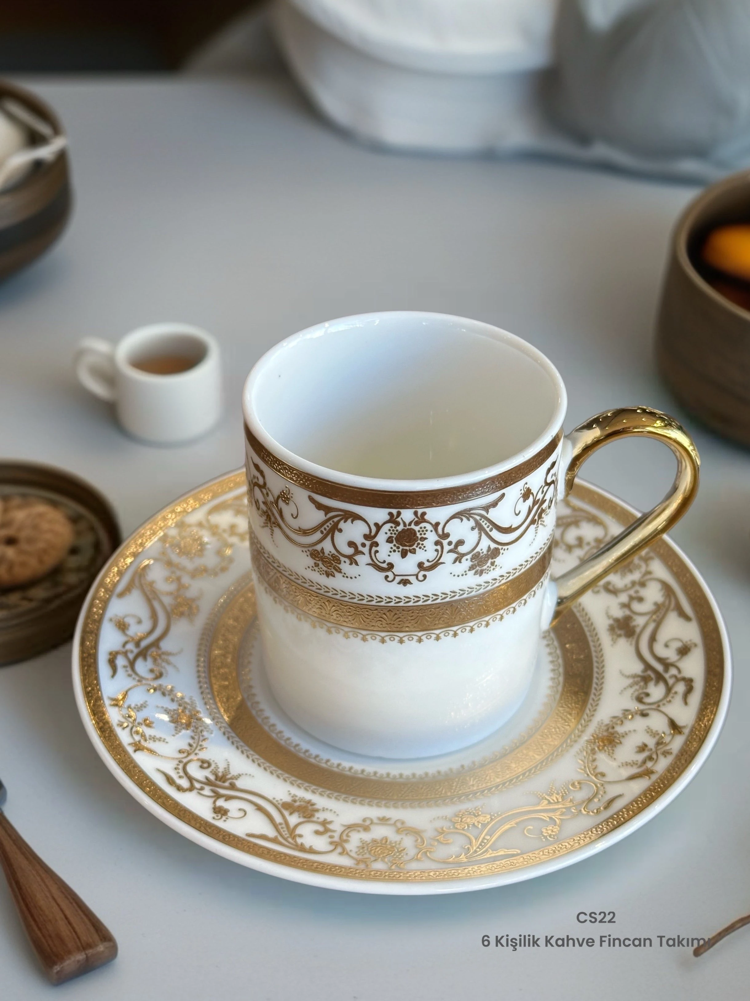 Kraliçe Eleonora Fincan Takımı