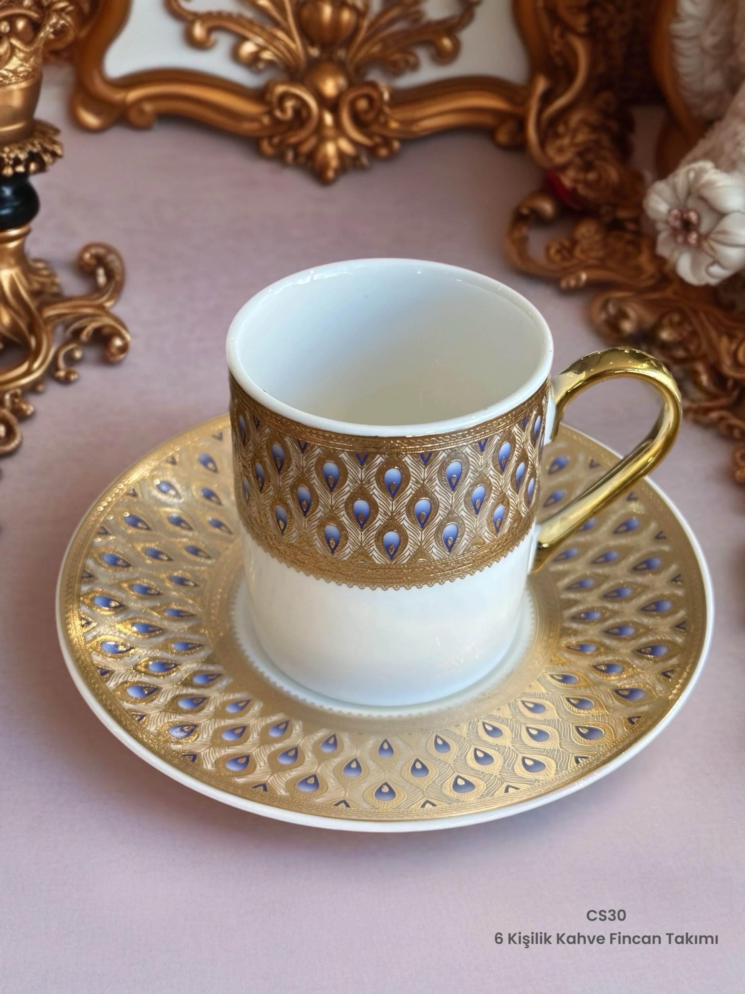 Zarafetin Işıltısı Fincan Takımı