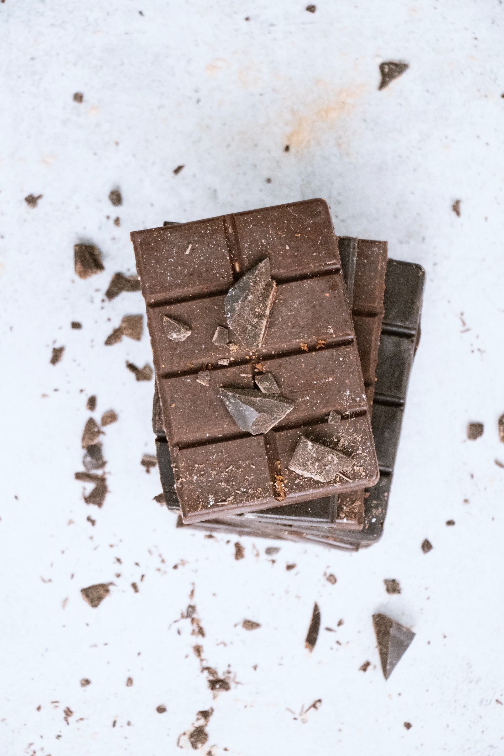 Bitter Çikolata besin değerleri! 100 gram kaç kalori? Diyette yenir mi?
 cover