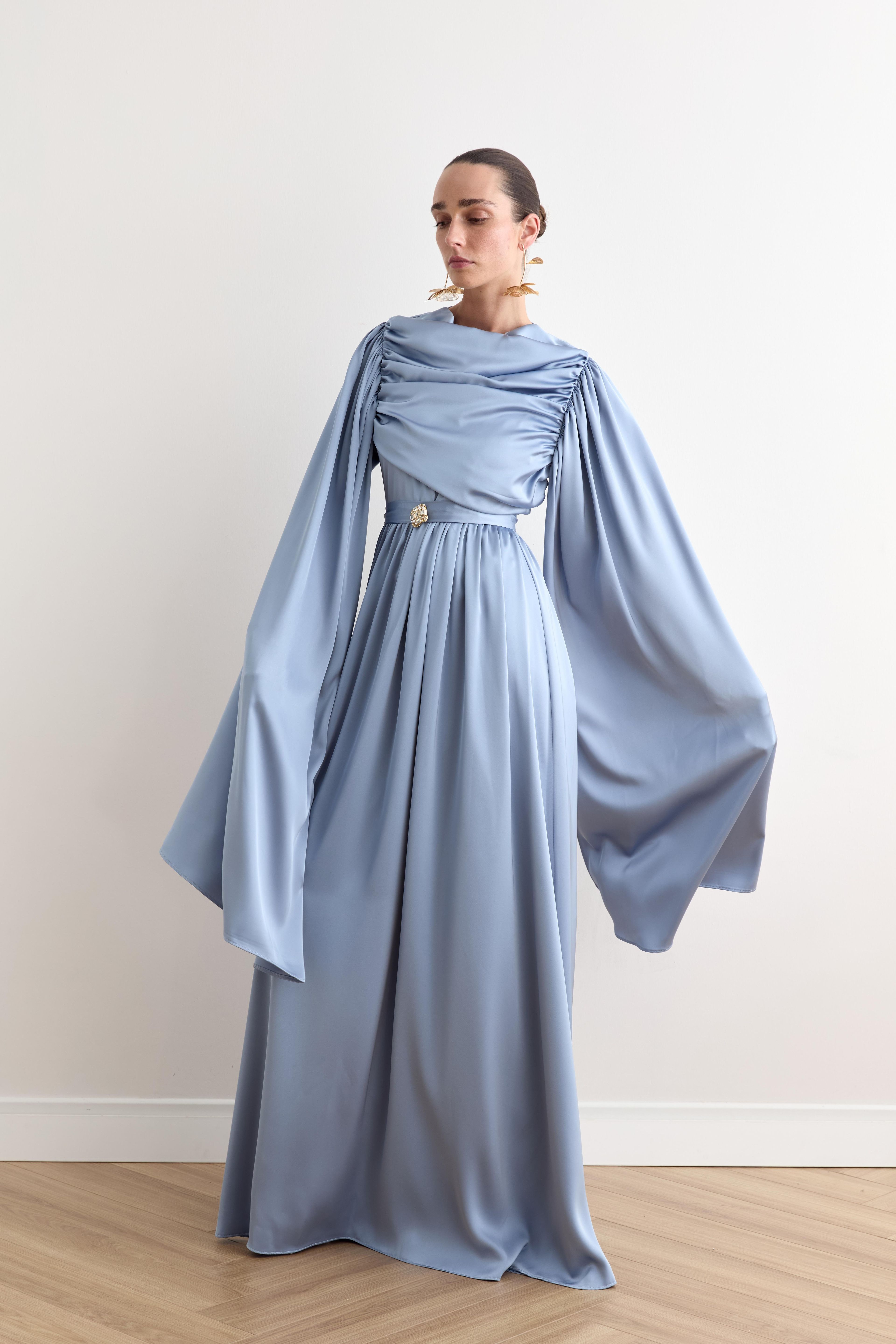 Evelyn Kol Pelerinli Saten Tesettür Elbise - Blue