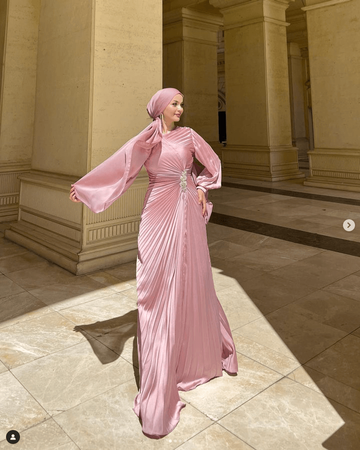 Pilise Hijab Evening Dress with Stone Waist - Powder Pink