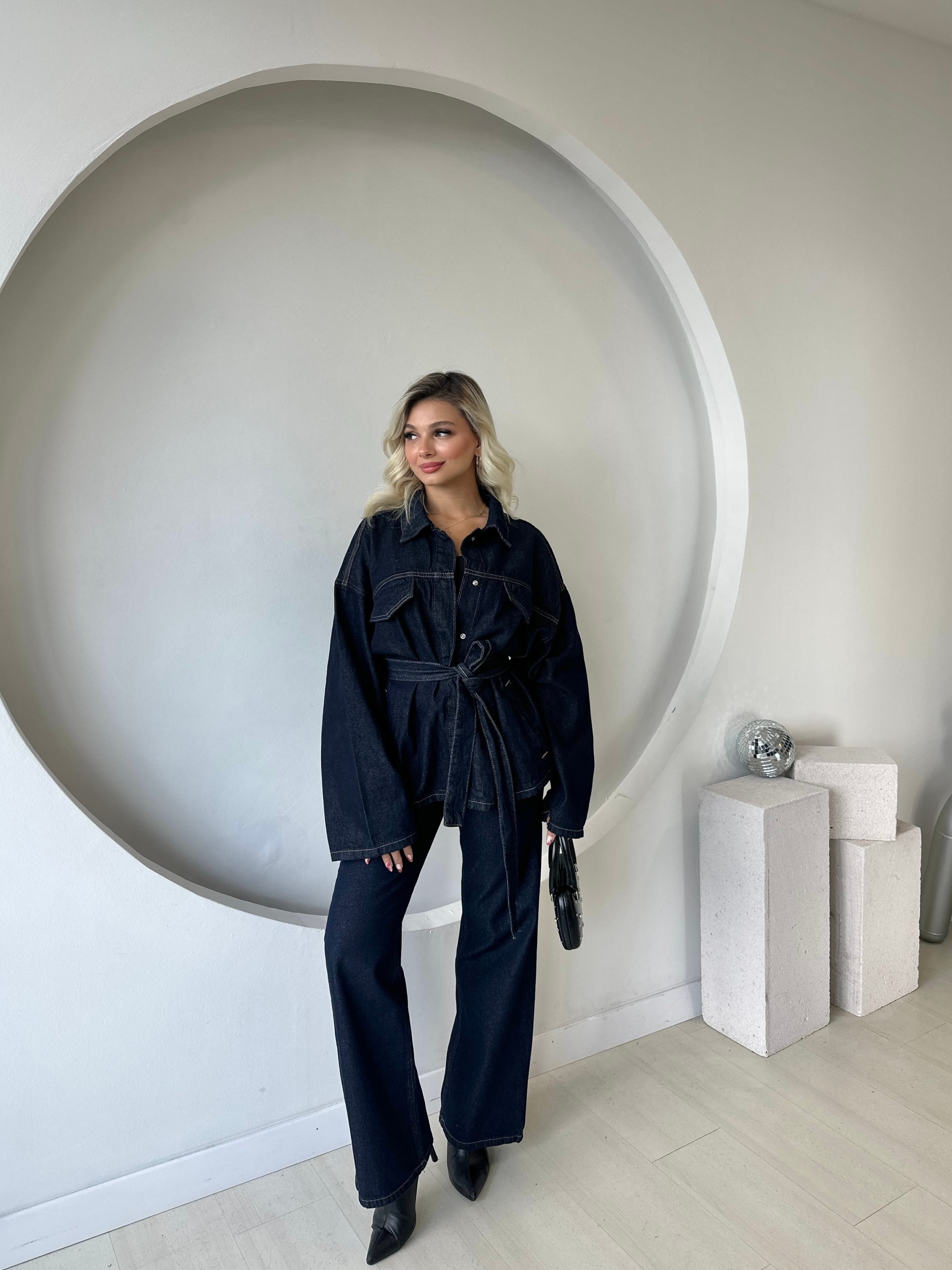 Kuşaklı Ceket-Flare Denim Pantolon Takım