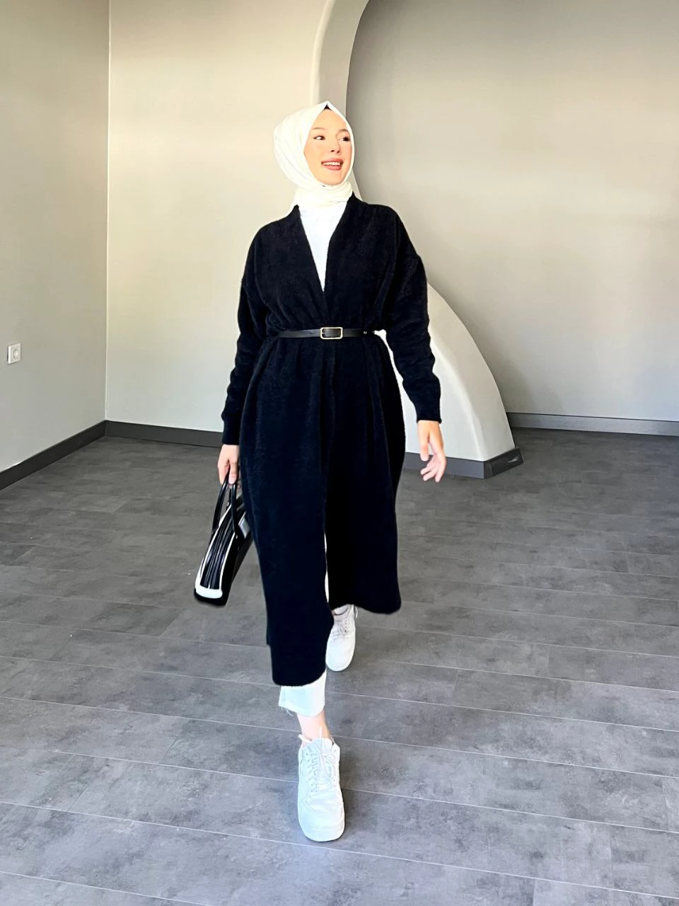 Kemer Detaylı Yumoş Triko Uzun Hırka