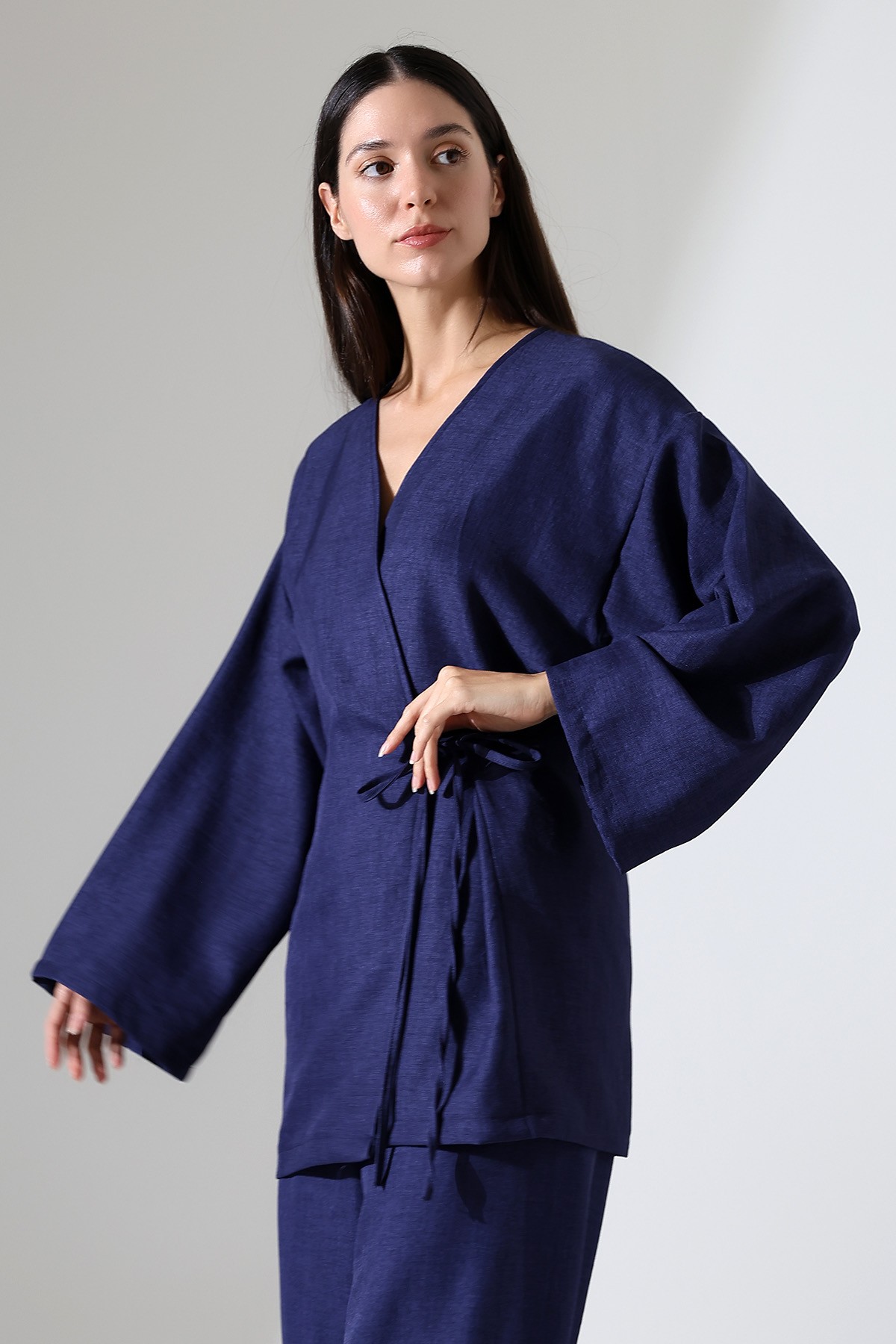 Salaş Kesim Keten Yazlık Pantolon Kimono Takım – Bağlama Detaylı Rahat ve Şık Kombin