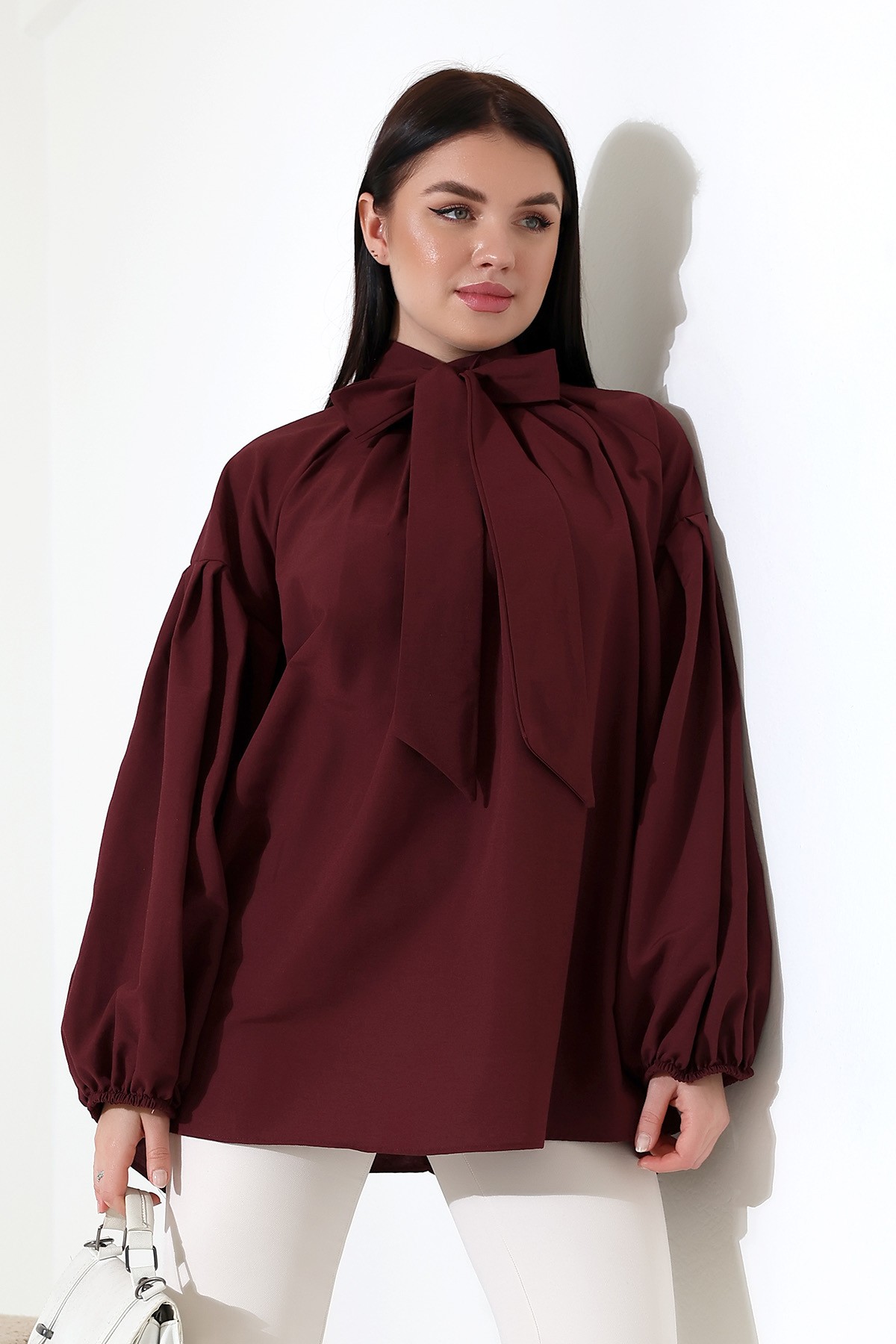 Fiyonk Yaka Detaylı Oversize Kadın Bluz – Modern ve Şık Tasarım - bordo