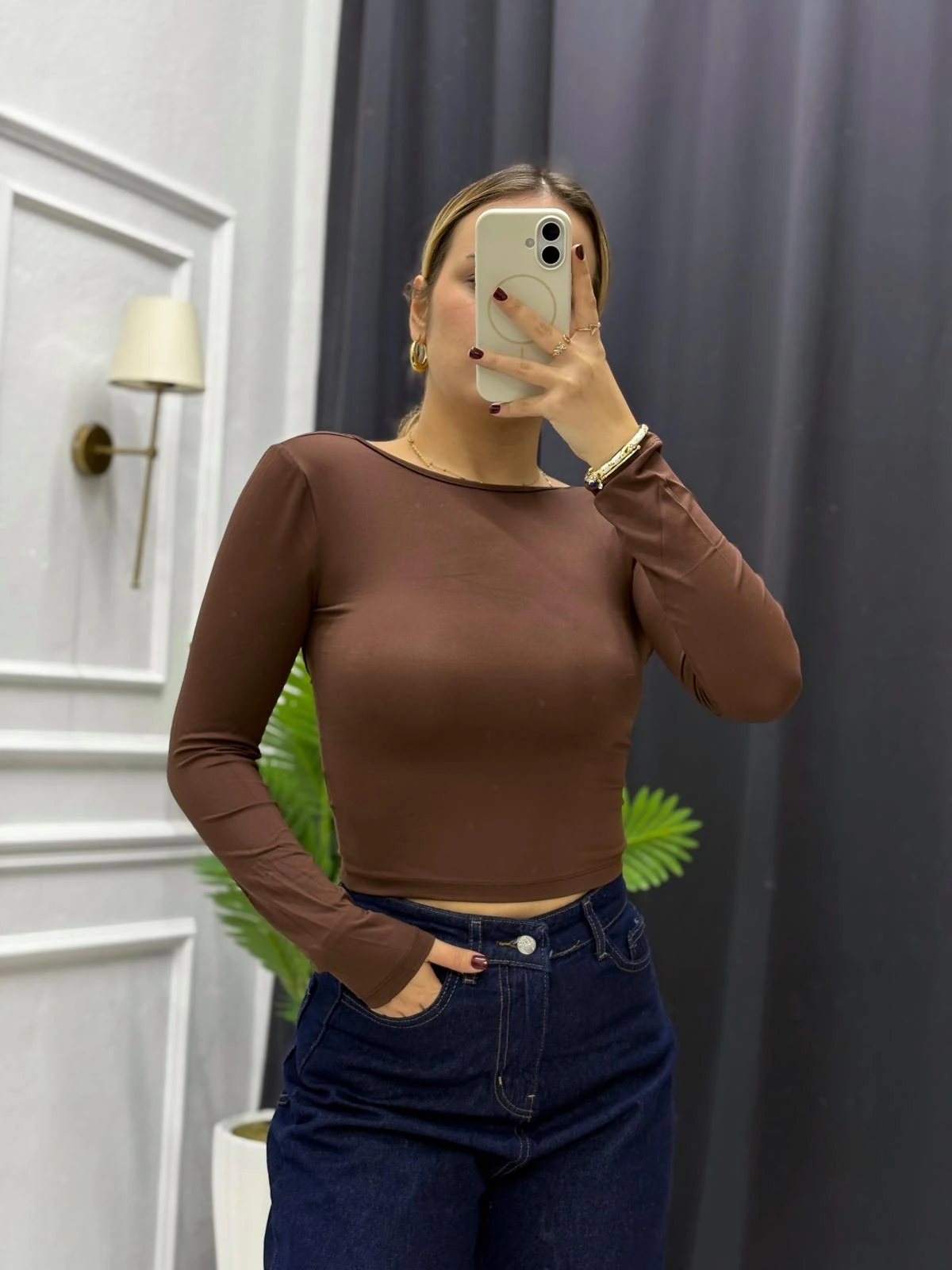 Halter Yaka Sırtı Açık Bluz  - KAHVERENGİ