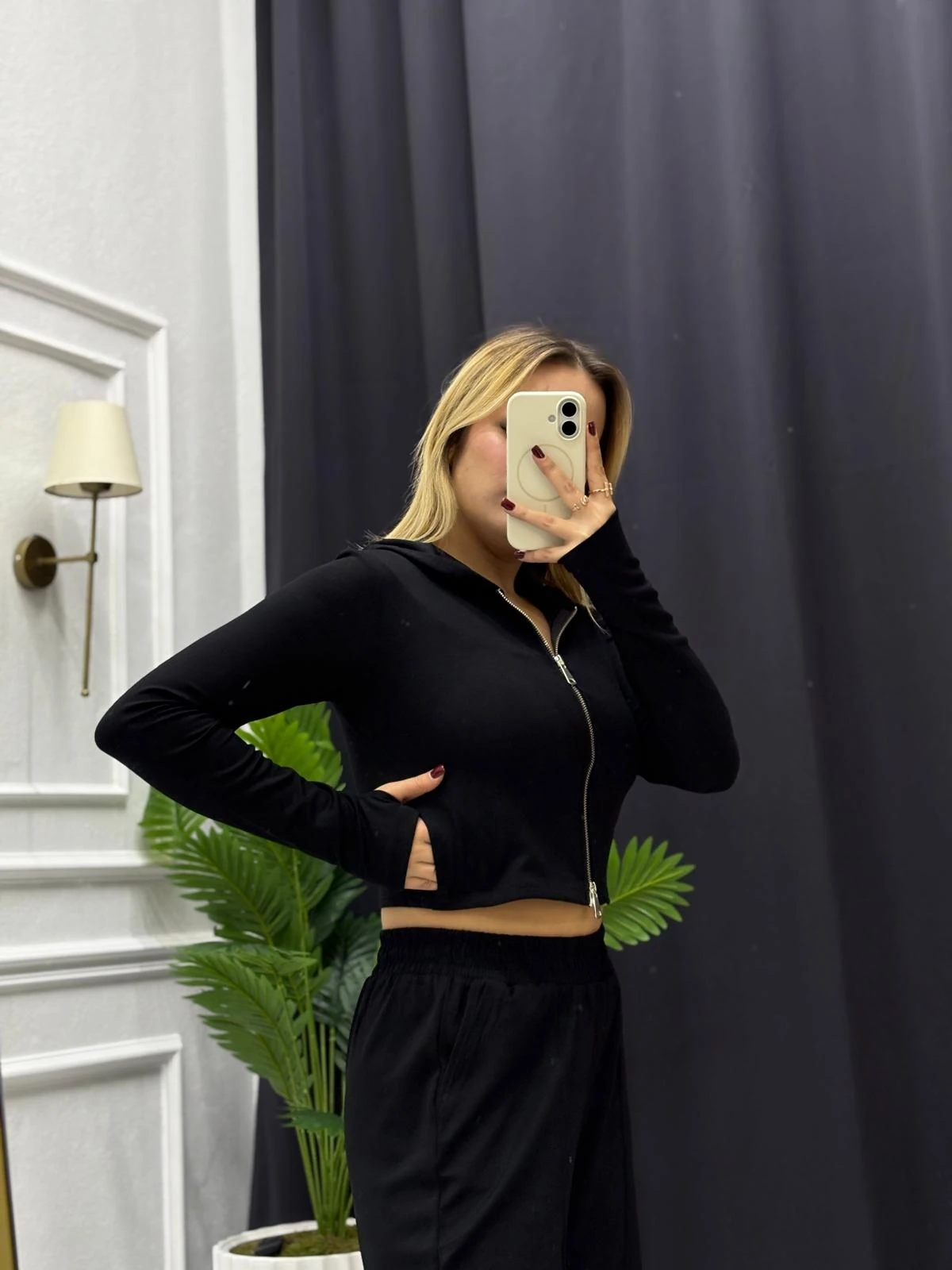 Parmak Geçmeli Kapüşonlu İkili Takım