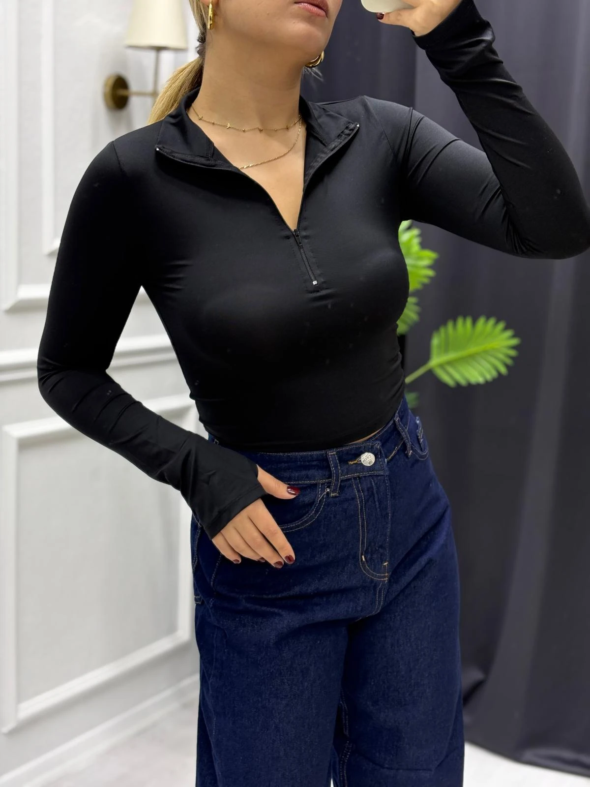 Parmak Geçmeli Yarım Fermuarlı Bluz - SİYAH