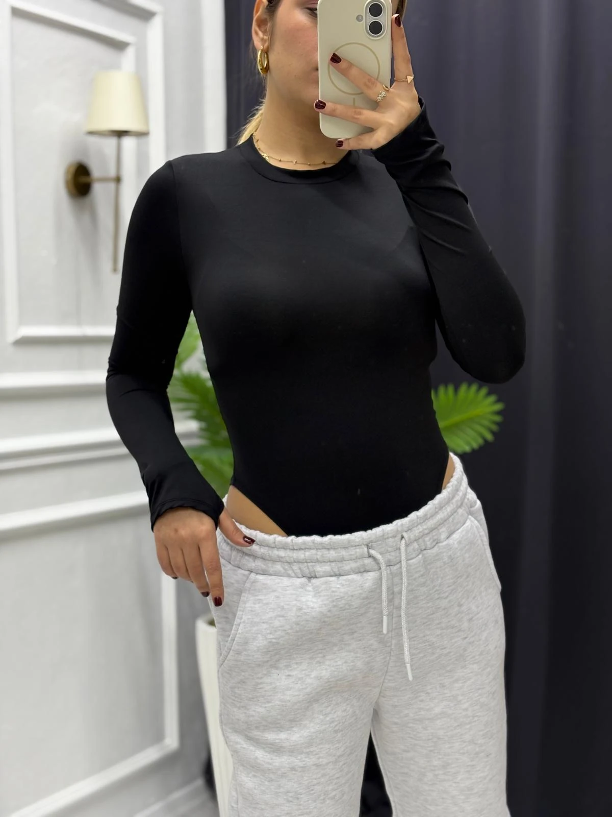 Halter Yaka Parmak Geçmeli Bodysuit - SİYAH