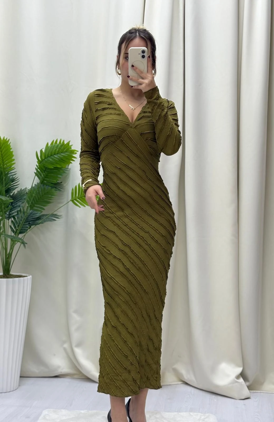 Gofre V Yaka Maxi Boy Elbise - YAĞ YEŞİLİ