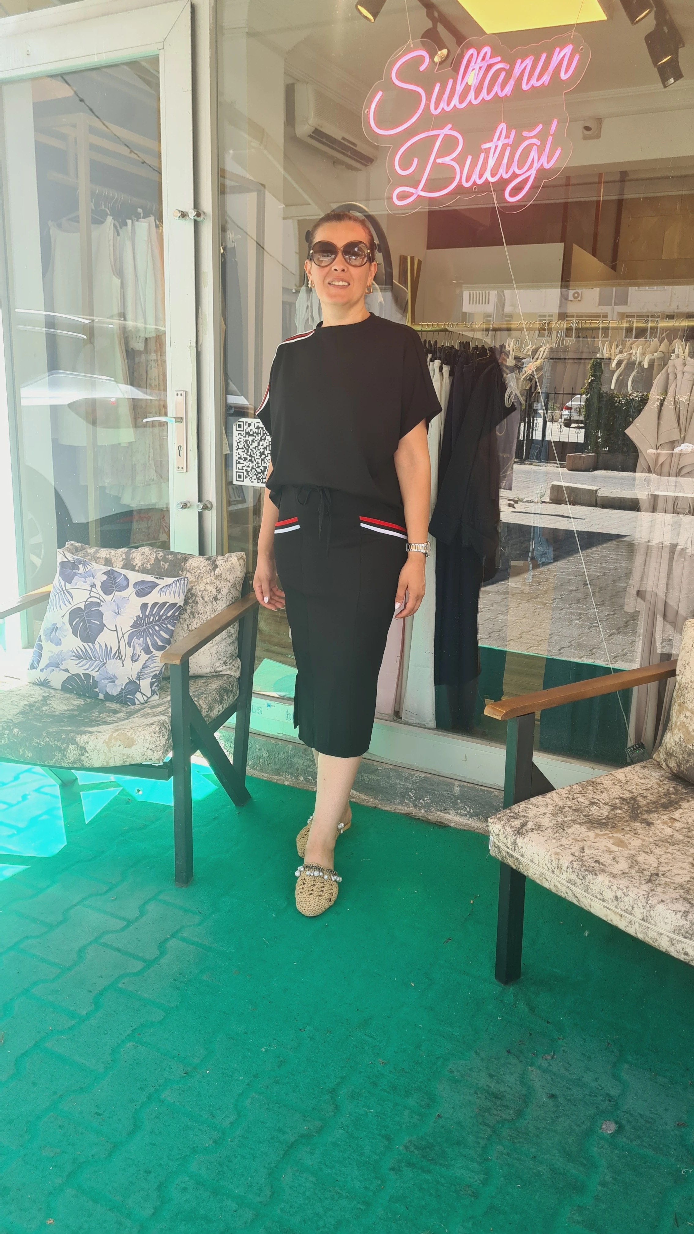 Yanı şeritli ikili takım siyah renk