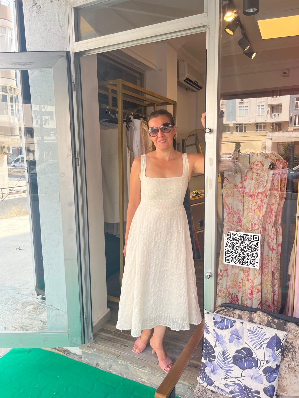 askılı beyaz elbise 