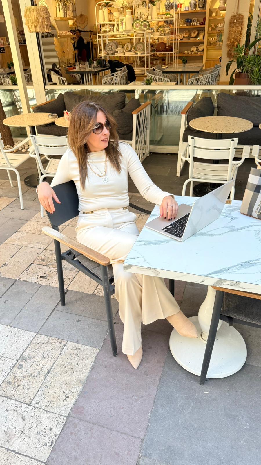 kayık yaka badı ekru renk