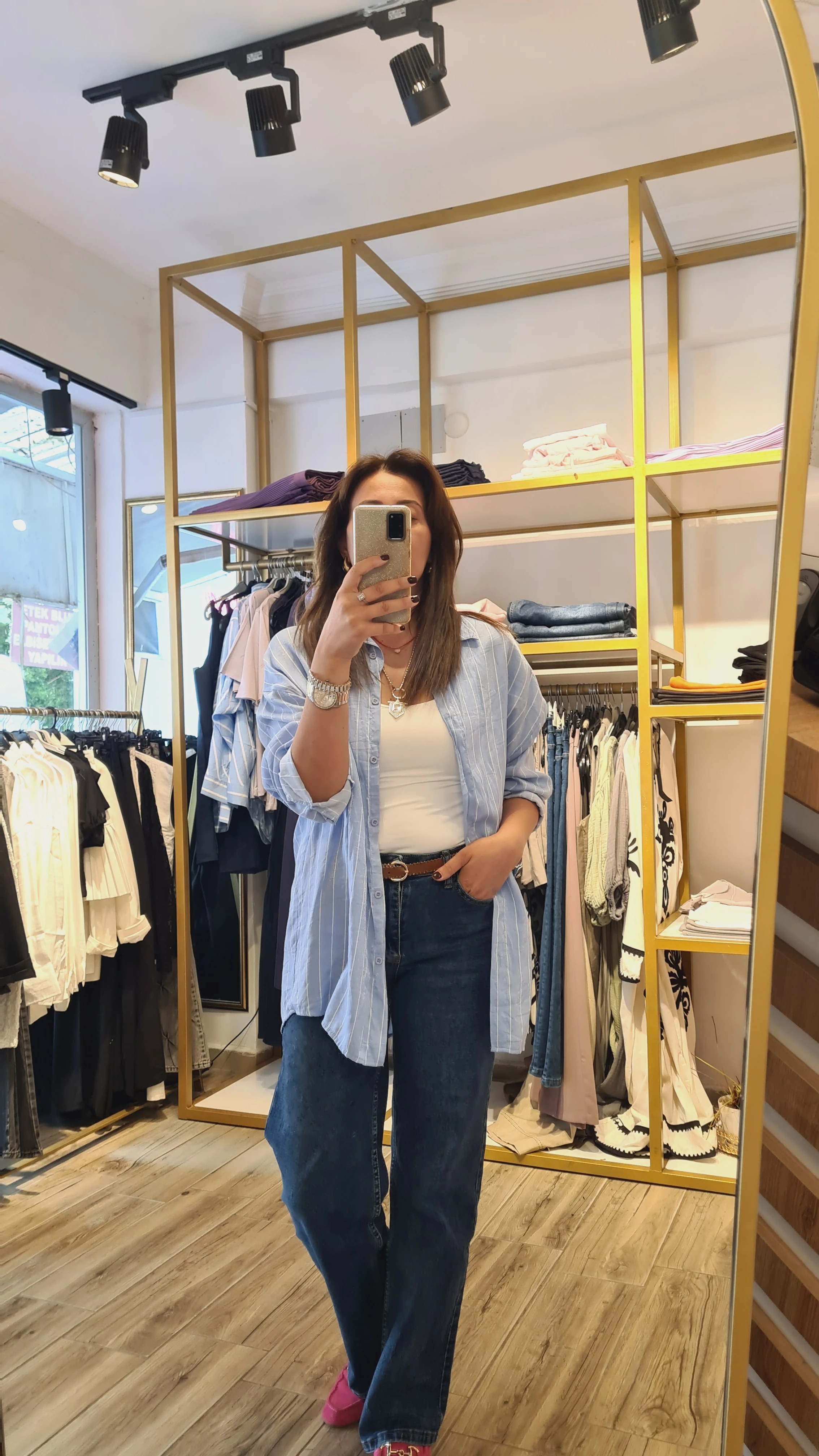 mavi cizgili gömlek 