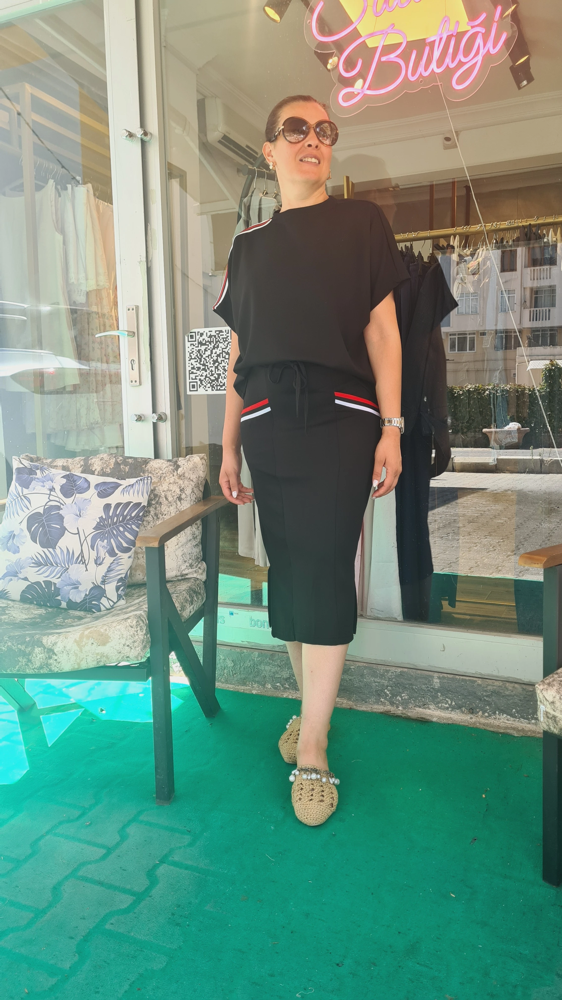 Yanı şeritli ikili takım siyah renk