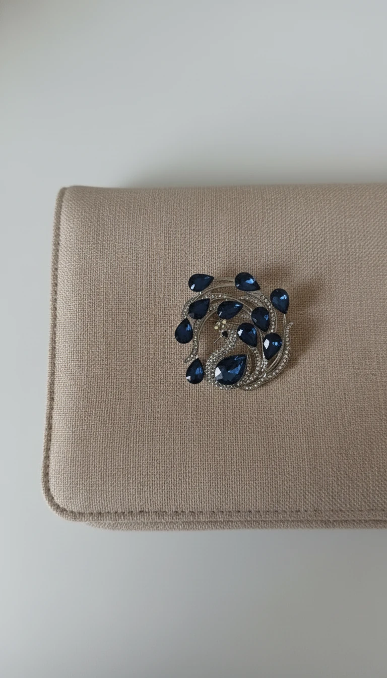 Mavi Kristal Taşlı Tavus Kuşu Broş