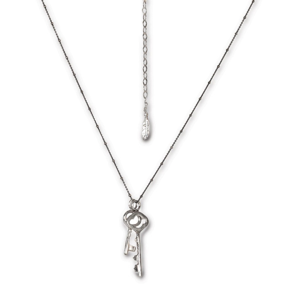 Fersknit - Silver Necklace with Two Keys