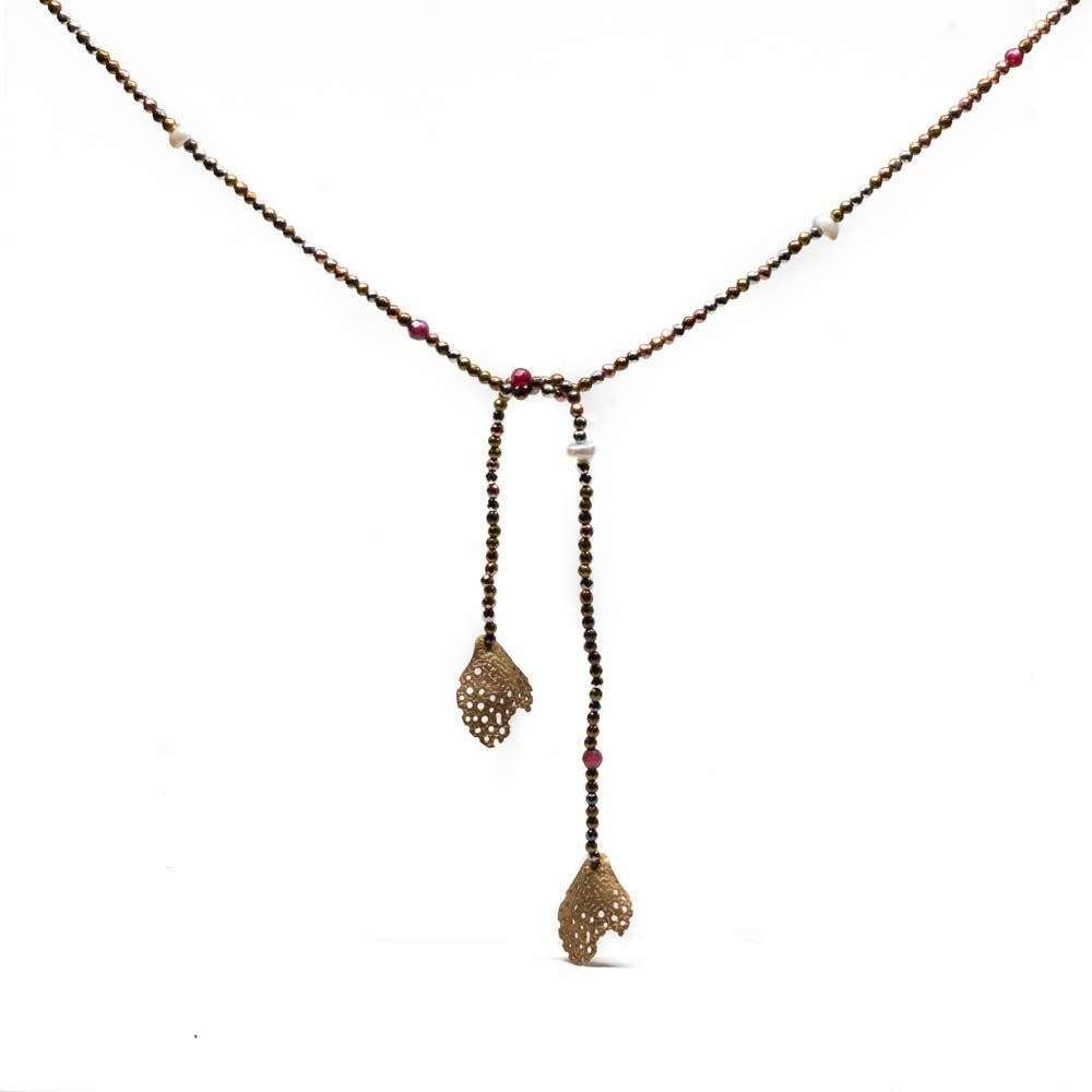 Fersknit - Gold-Plated Silver Leaf Necklace with Marcasite Stone