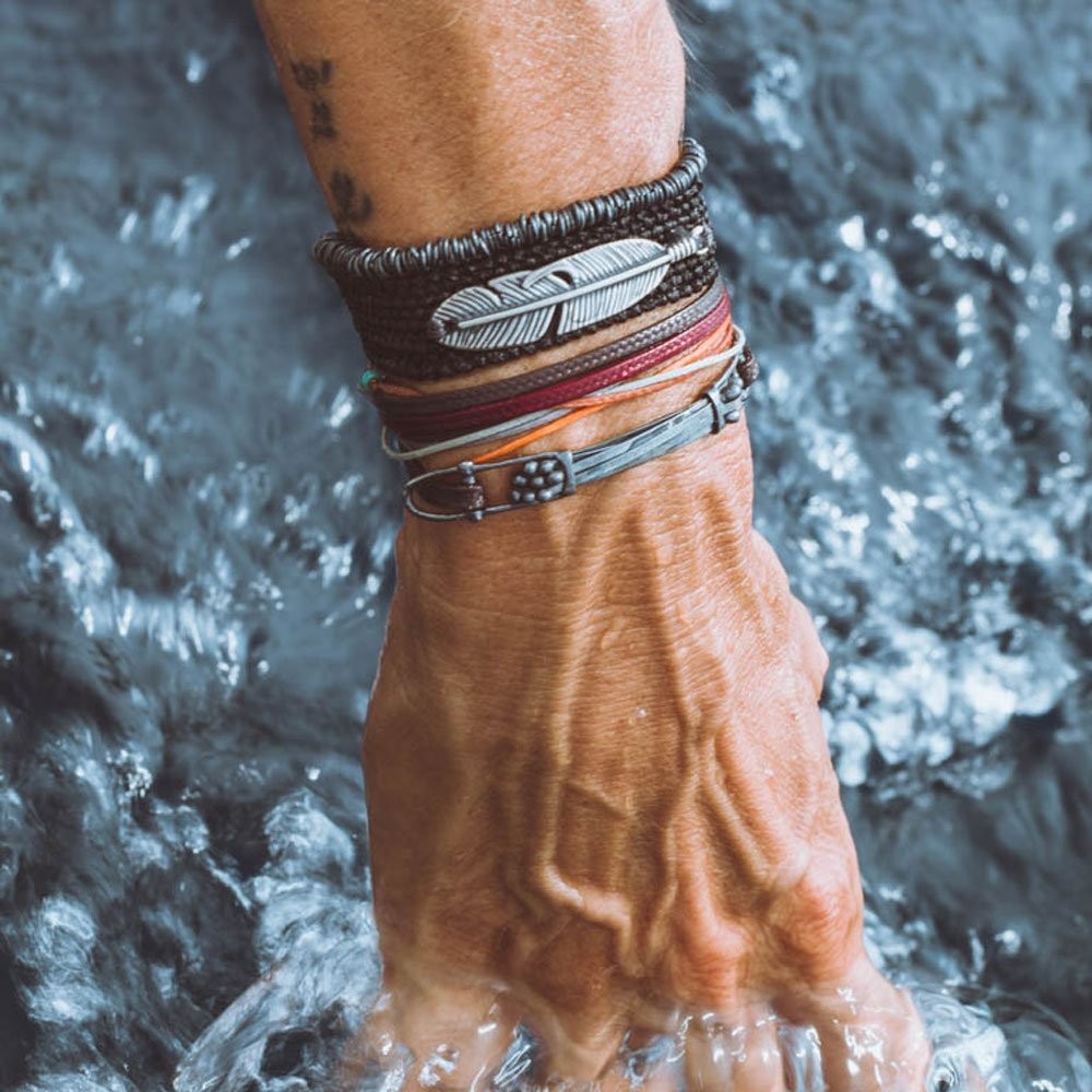 Fersknit - Unisex Loom Bracelet with Silver Feather