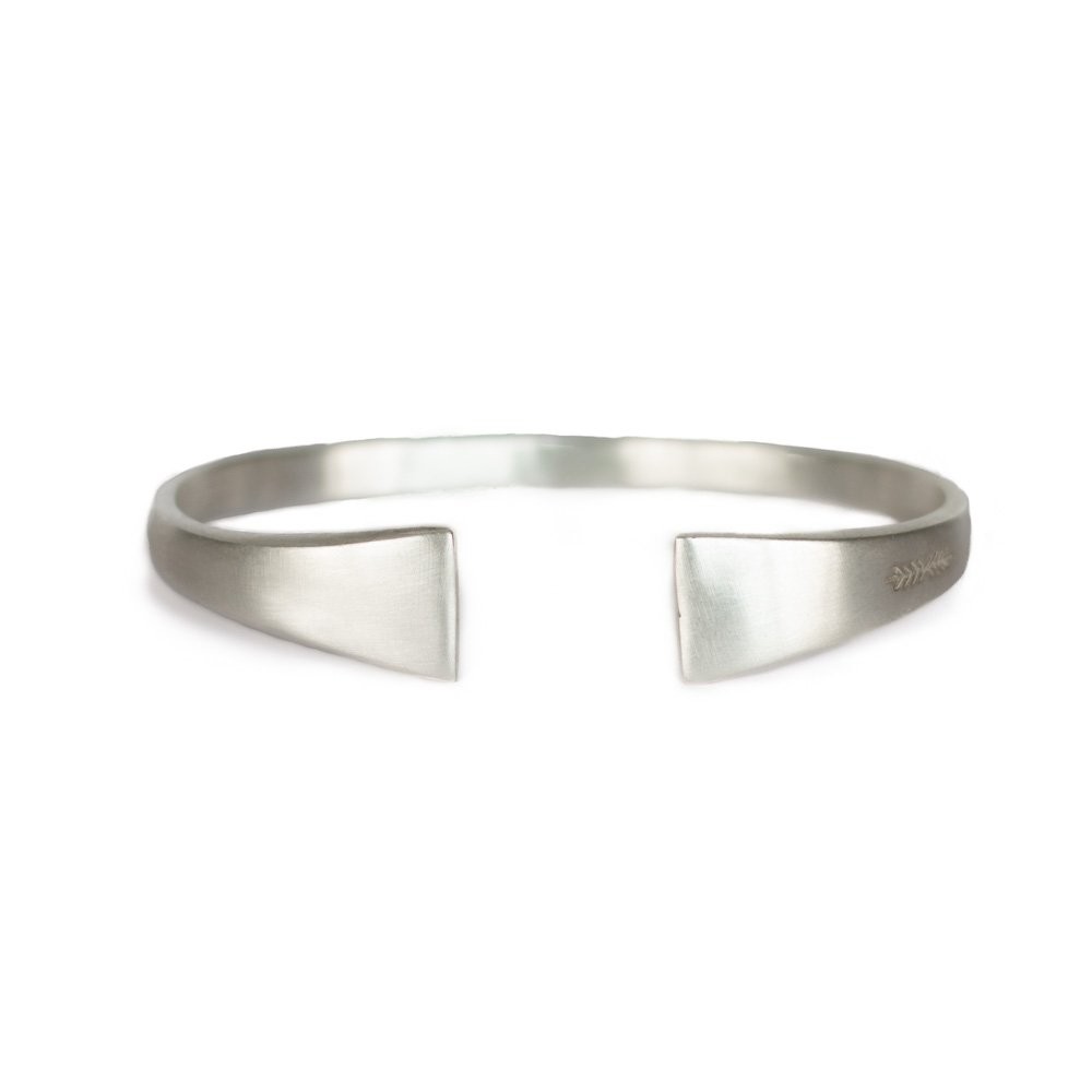 Fersknit - Unisex Oversize Silver Cuff Bracelet with Spica Symbol