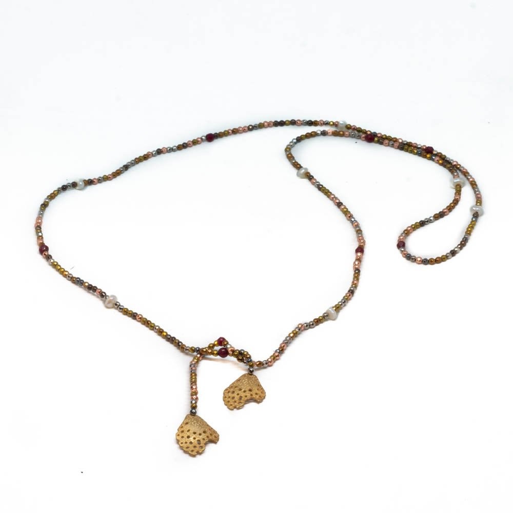 Fersknit - Gold-Plated Silver Leaf Necklace with Marcasite Stone