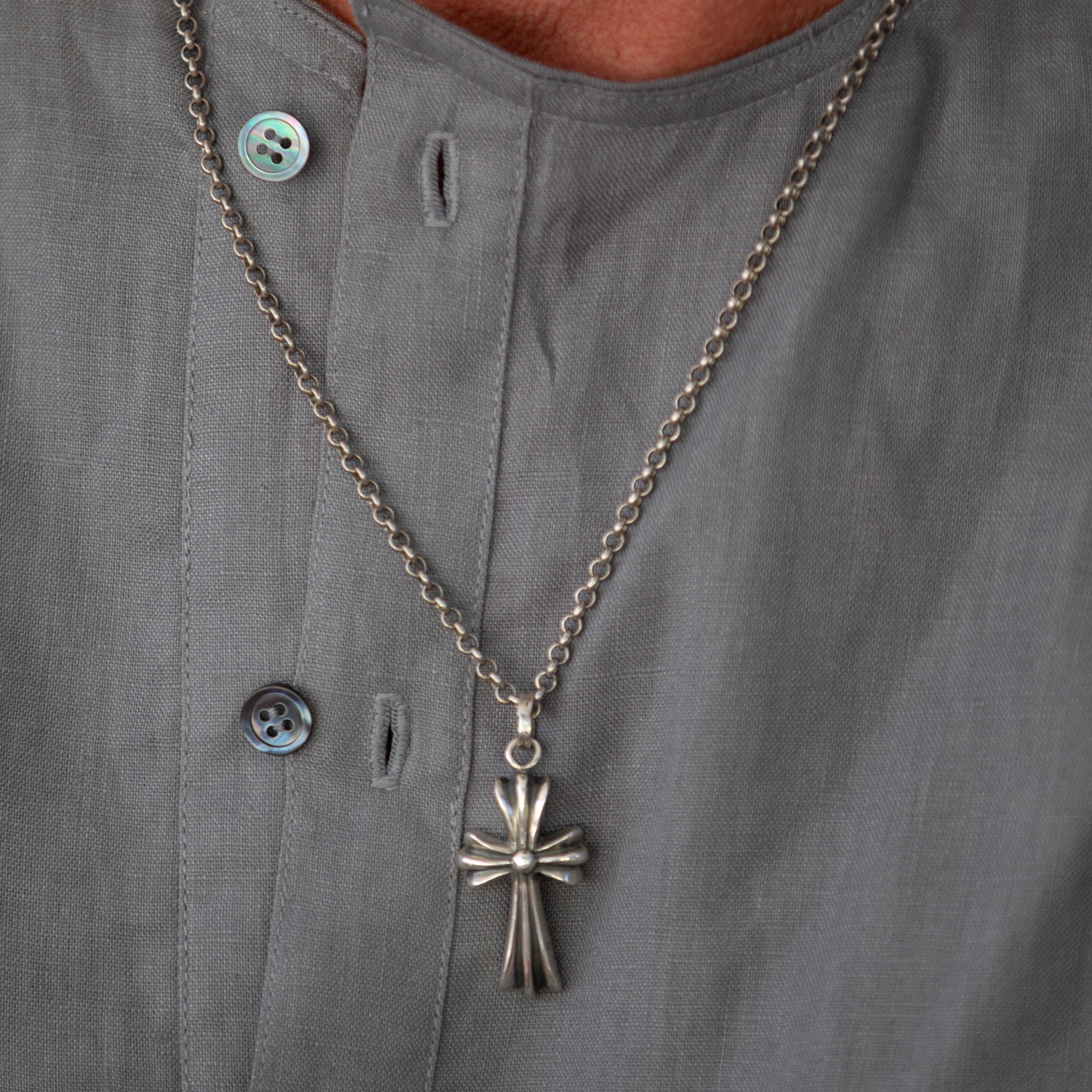 Fersknit - Silver Latin Cross Necklace Unisex