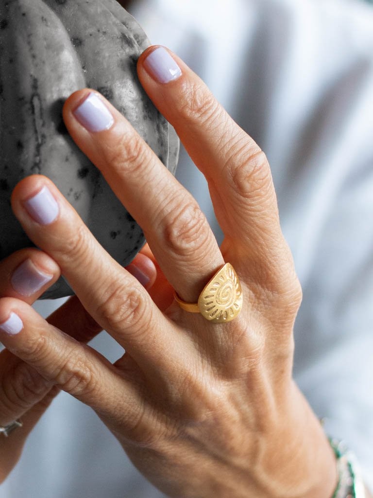 Fersknit - Silver Concave Aztec Sun Ring