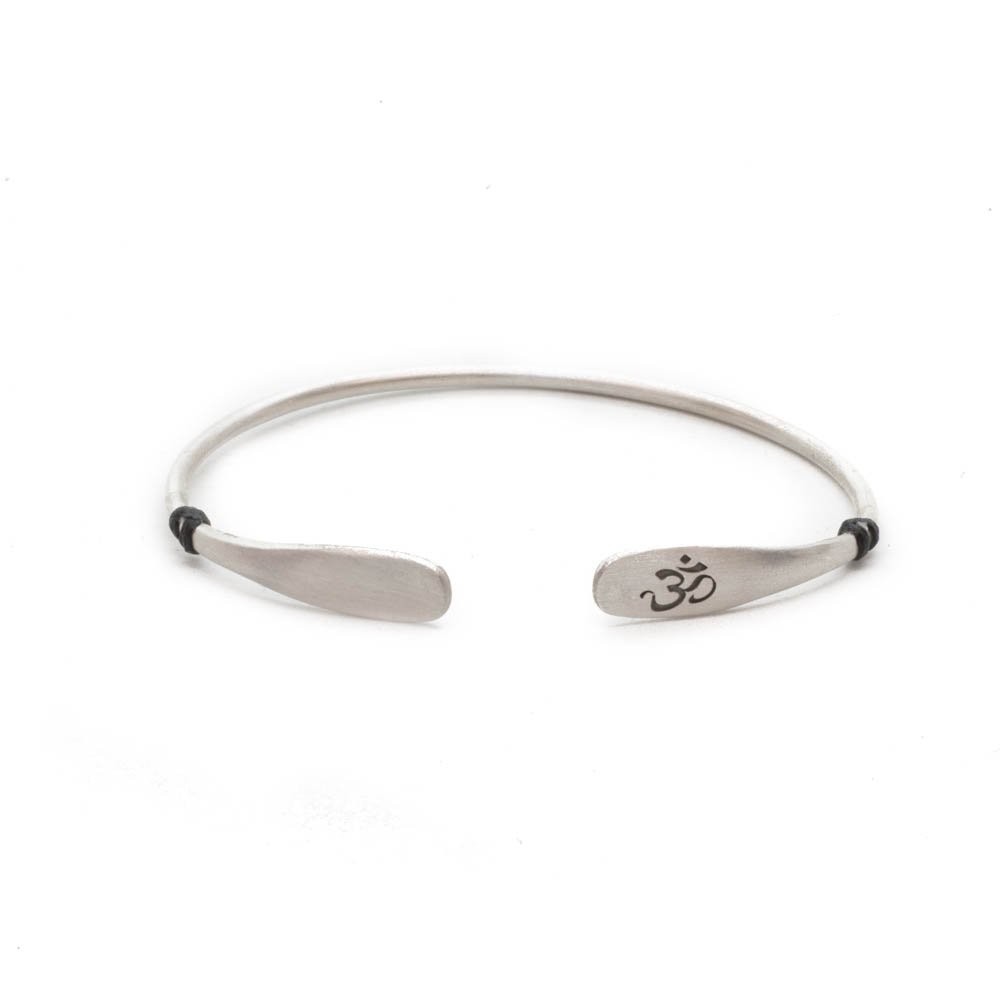 Fersknit - Unisex Silver Aum Cuff Bracelet