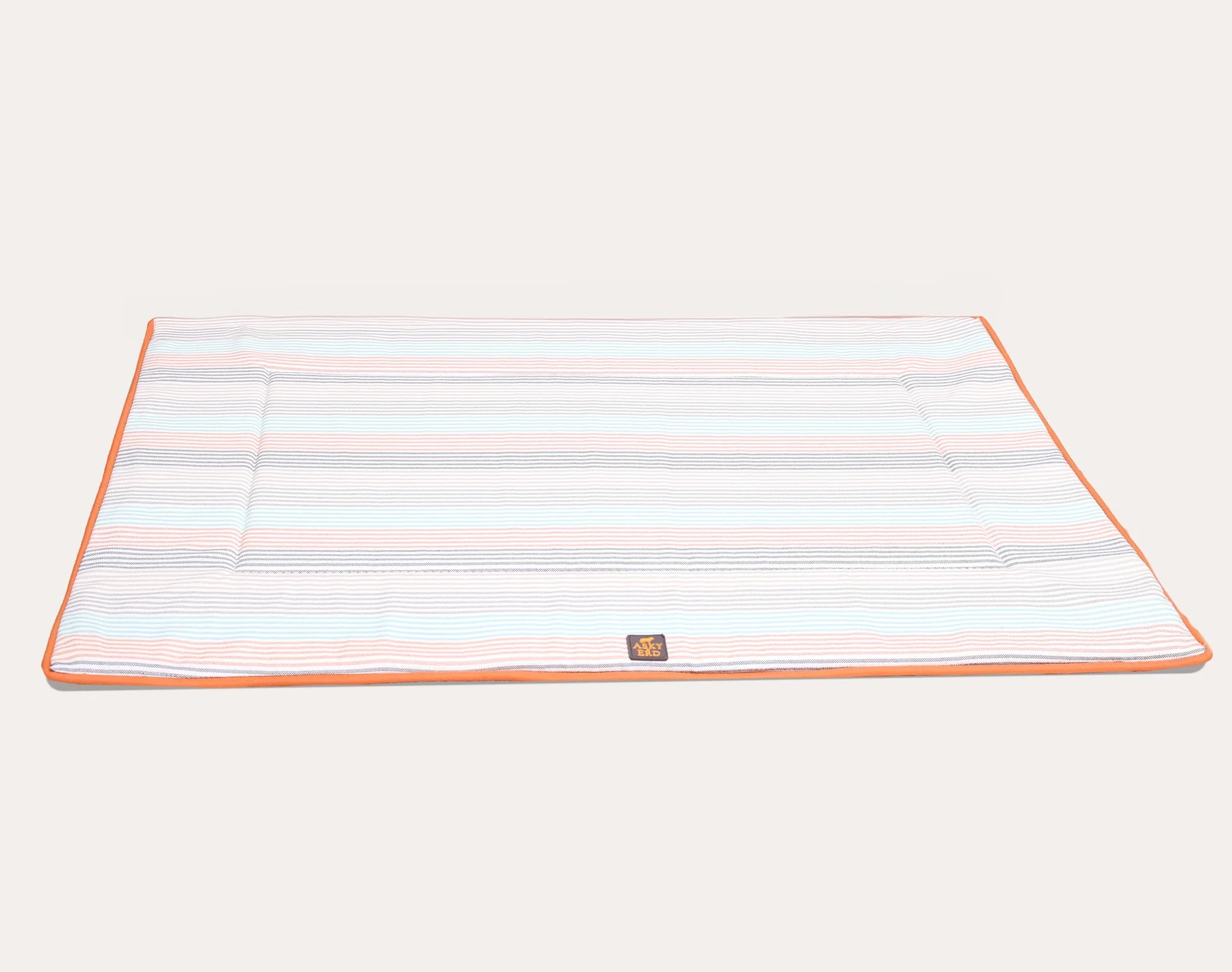 TRAVEL BED