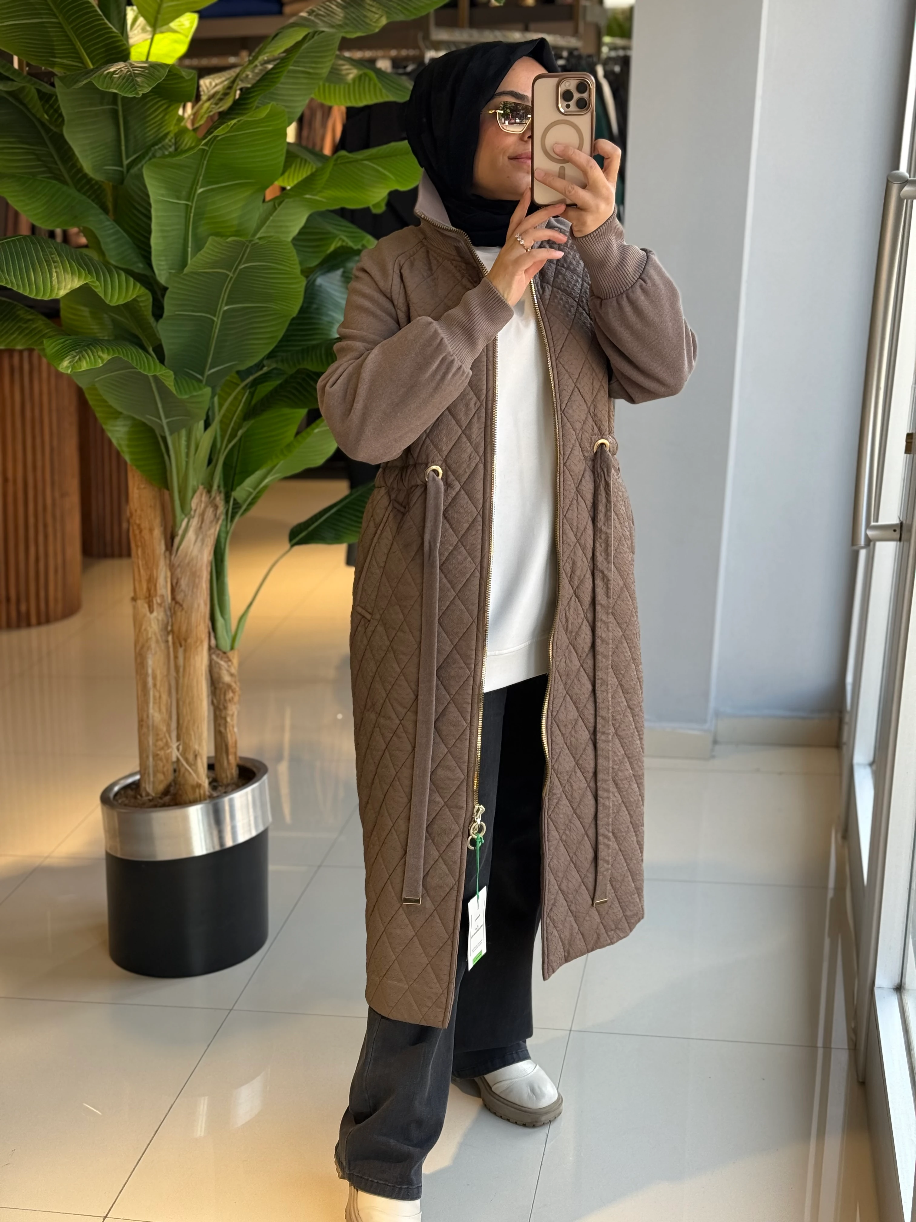 Missemramiss Kapitone Uzun Mont