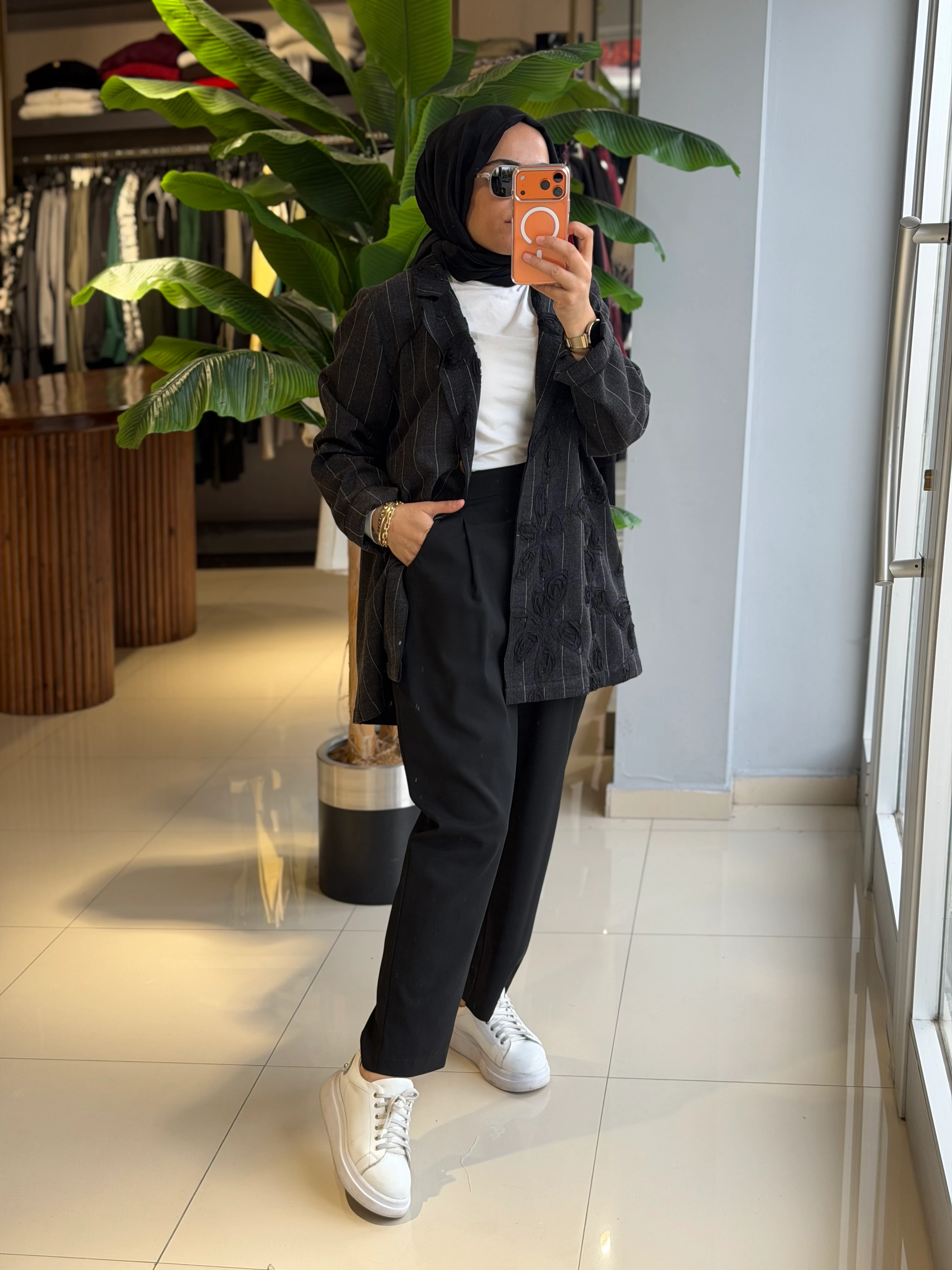 Ghisa Ceketli Takım