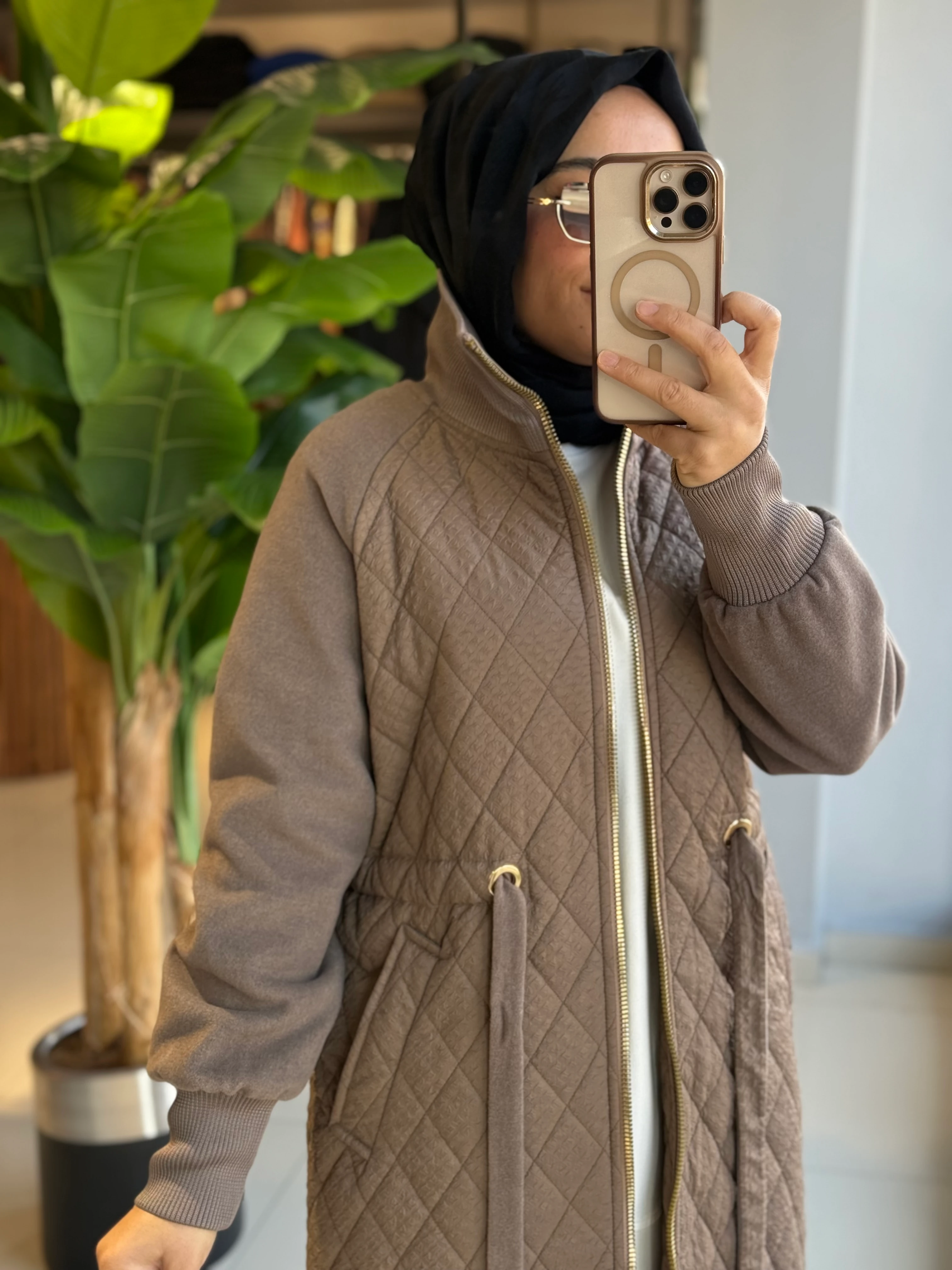 Missemramiss Kapitone Uzun Mont