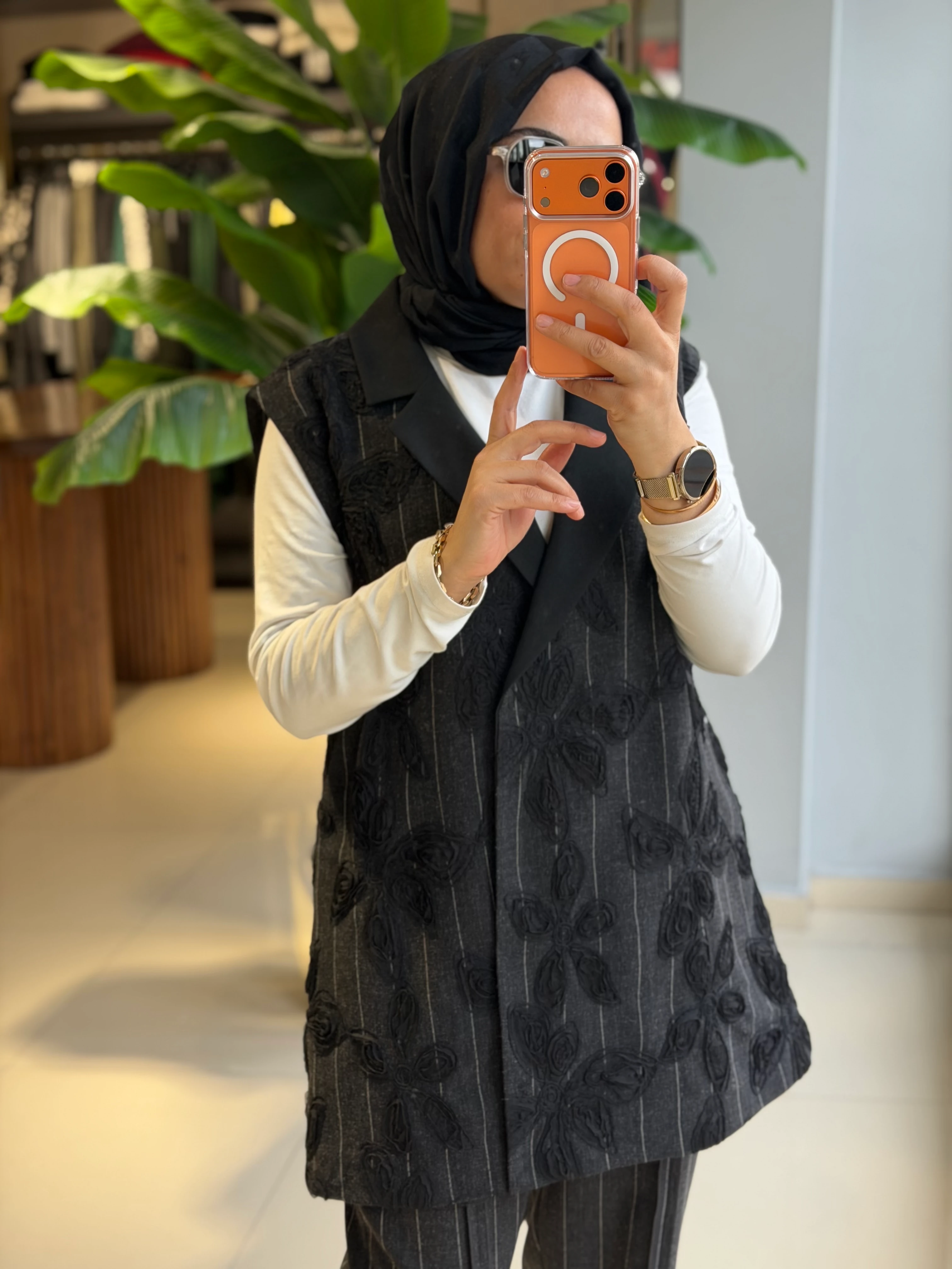 Ghisa Yelekli Takım