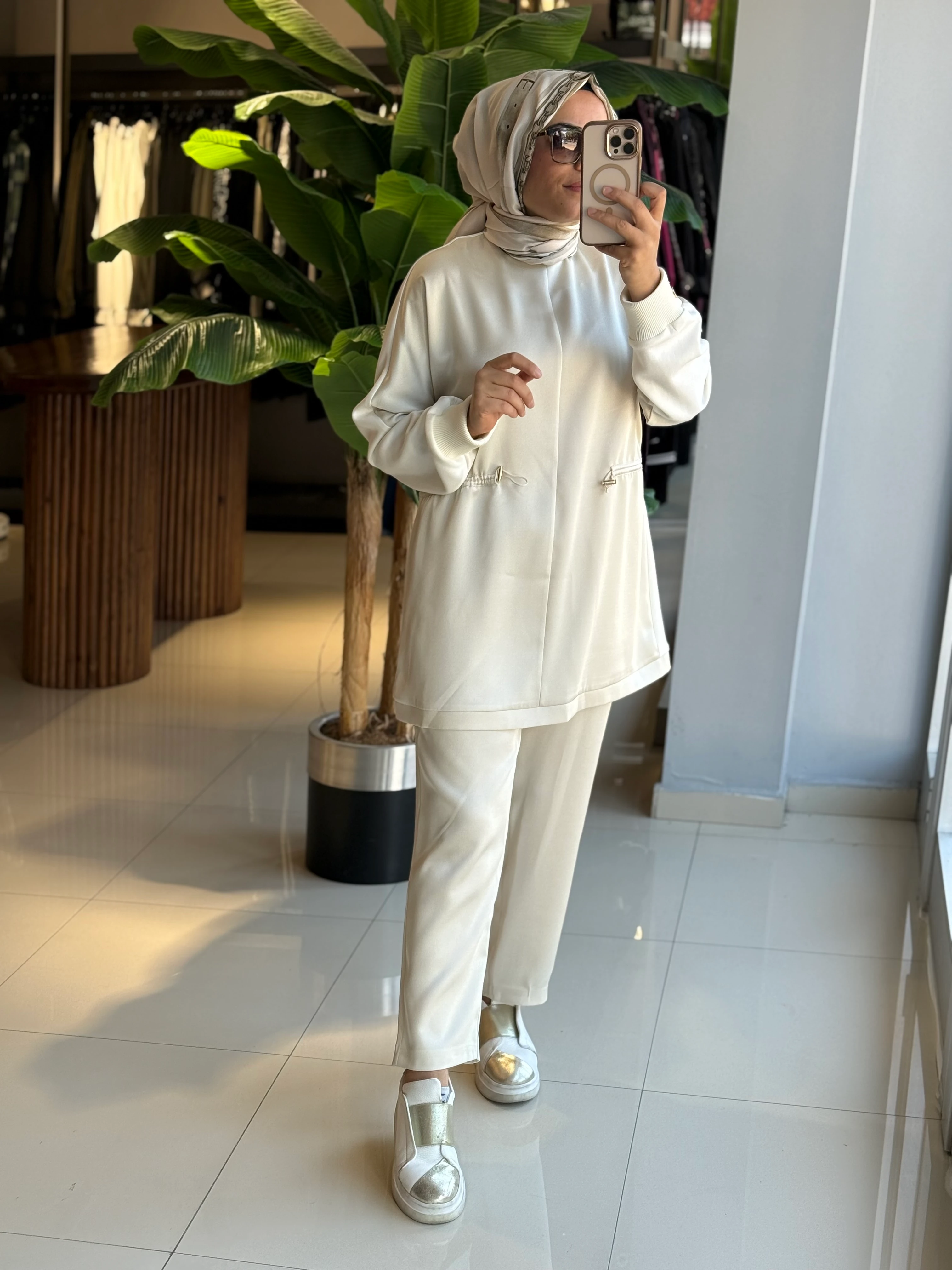 Missemramiss Bej Modesta Takım