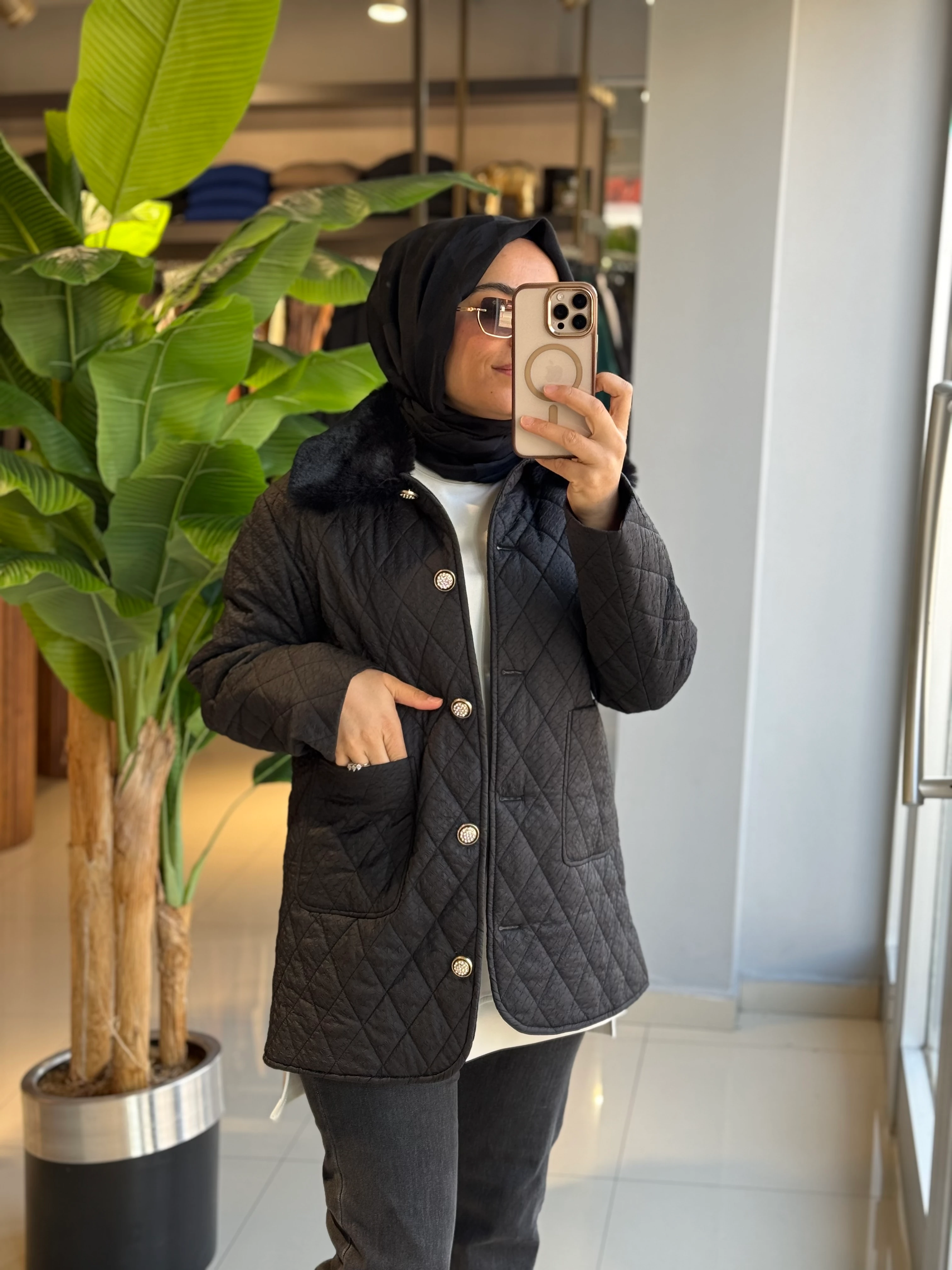 Missemramiss Kapitone Mont