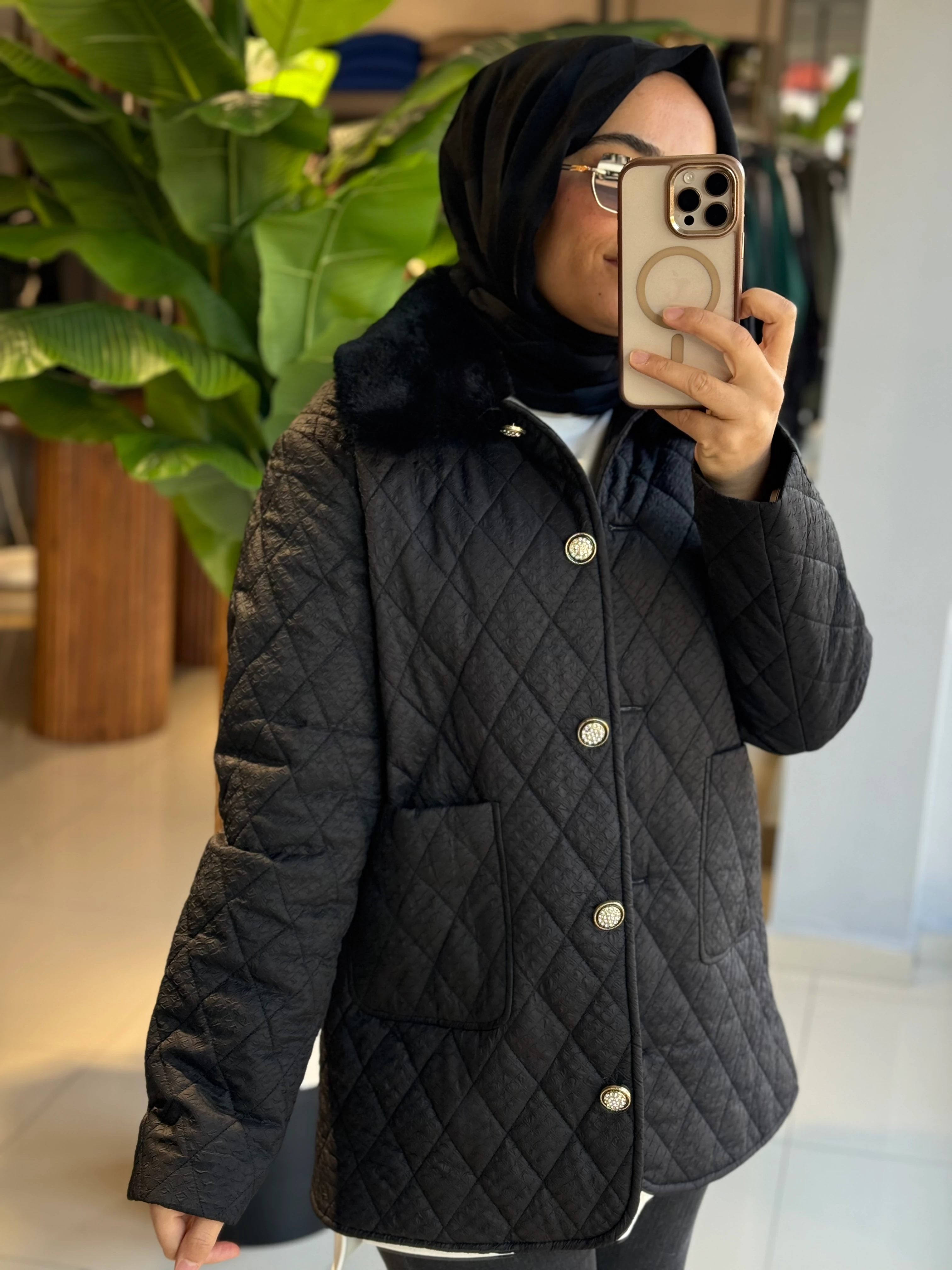 Missemramiss Kapitone Mont