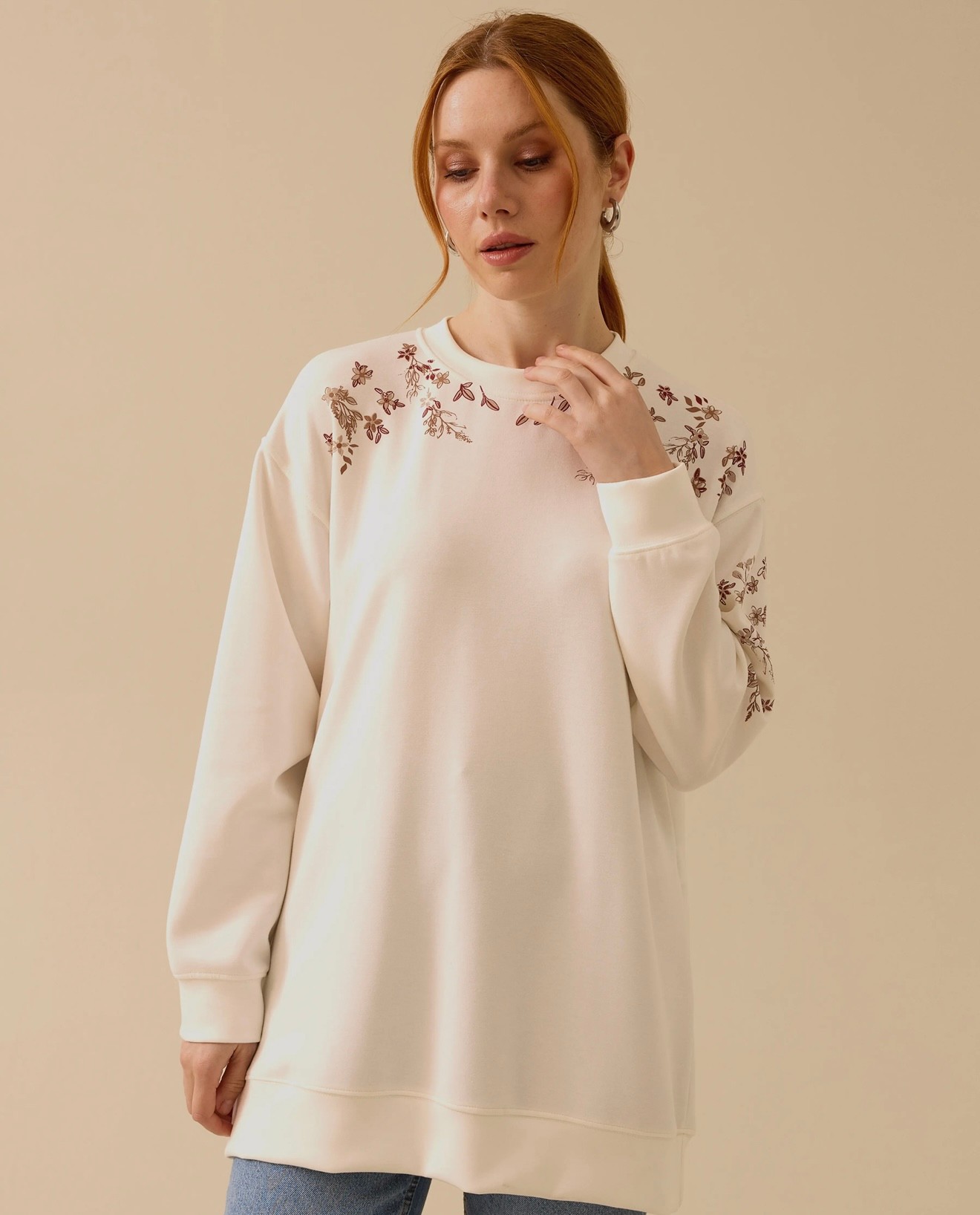 Seçil Store Yaka Nakış Detaylı Sweatshirt