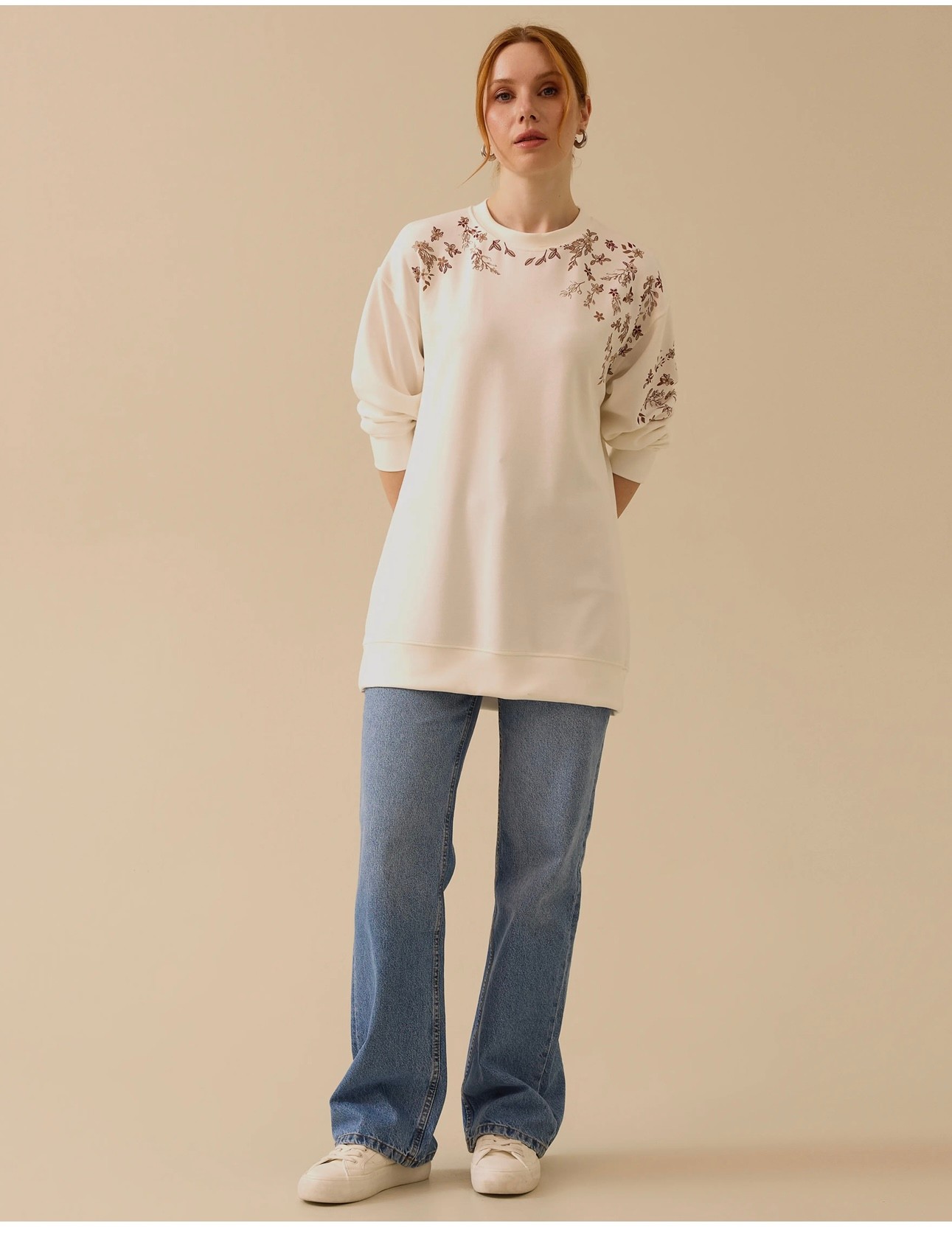 Seçil Store Yaka Nakış Detaylı Sweatshirt