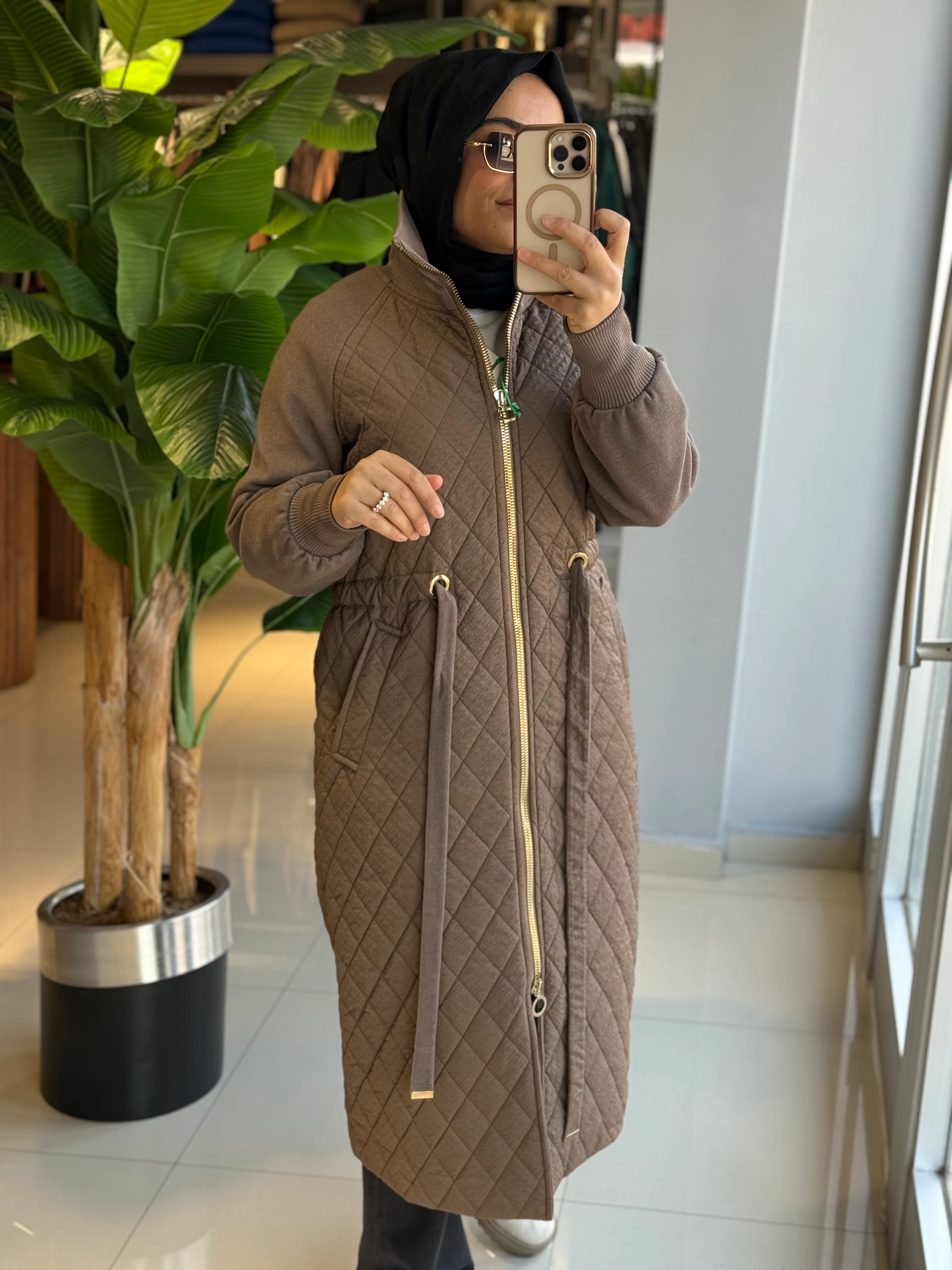 Missemramiss Kapitone Uzun Mont