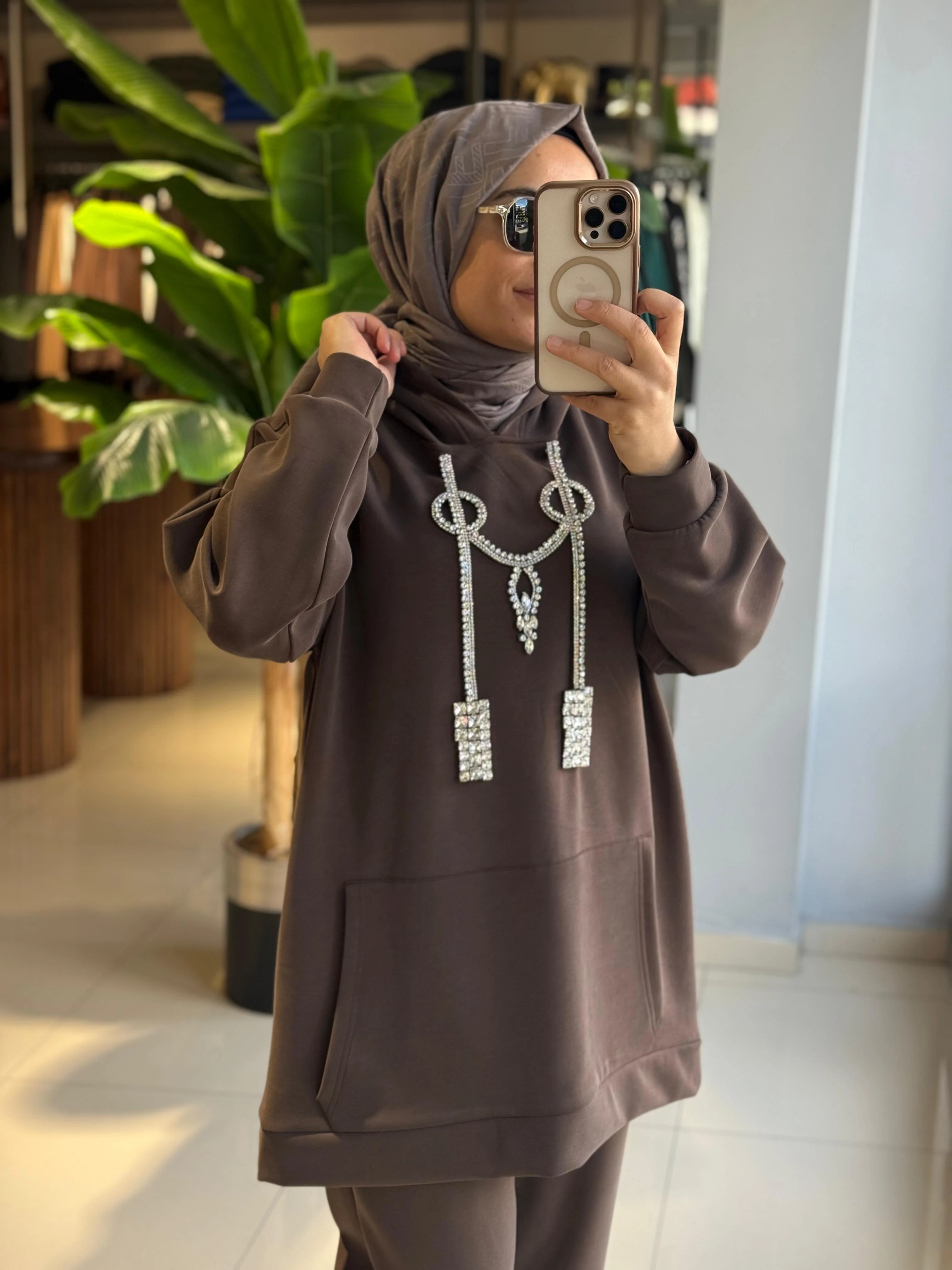 Ghisa Aksesuarlı Modal Takım