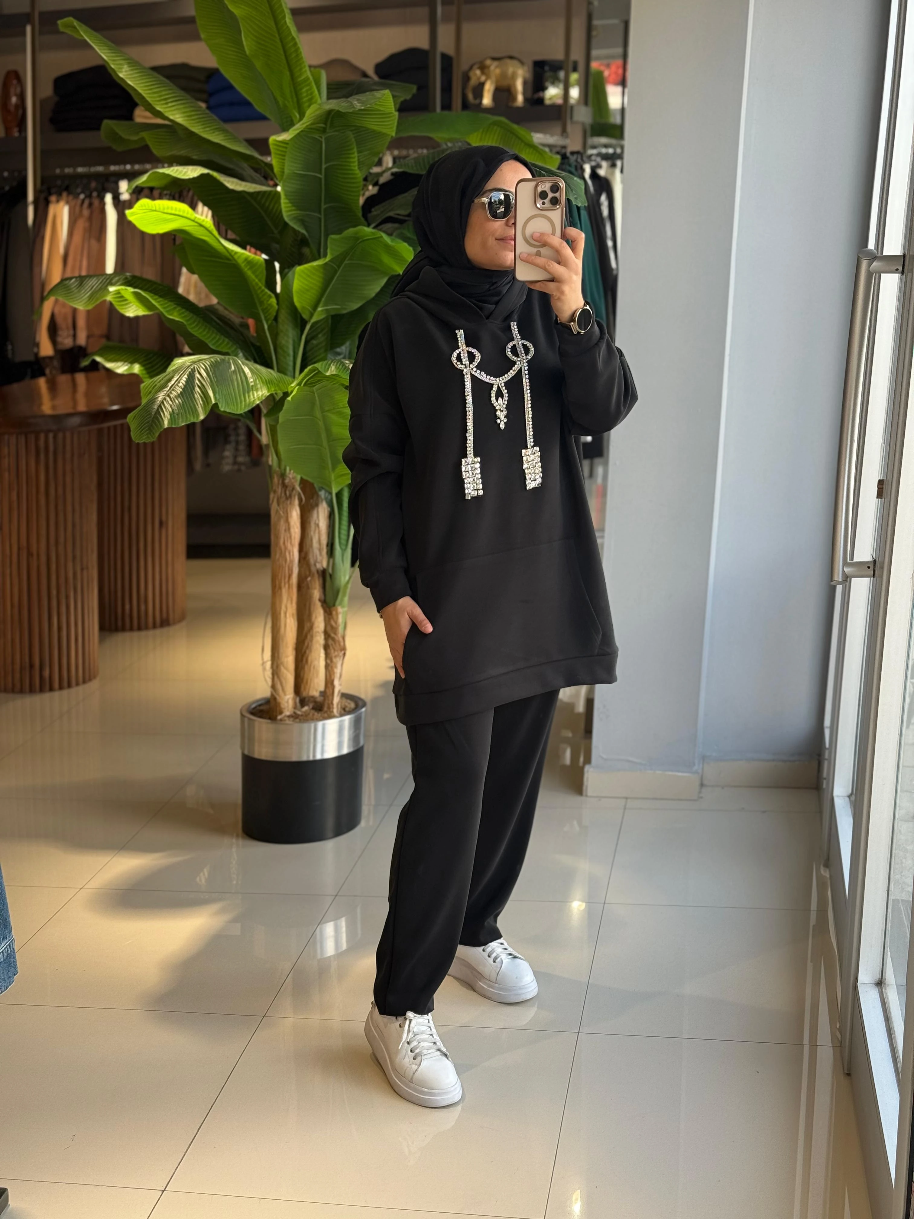 Ghisa Aksesuarlı Modal Takım